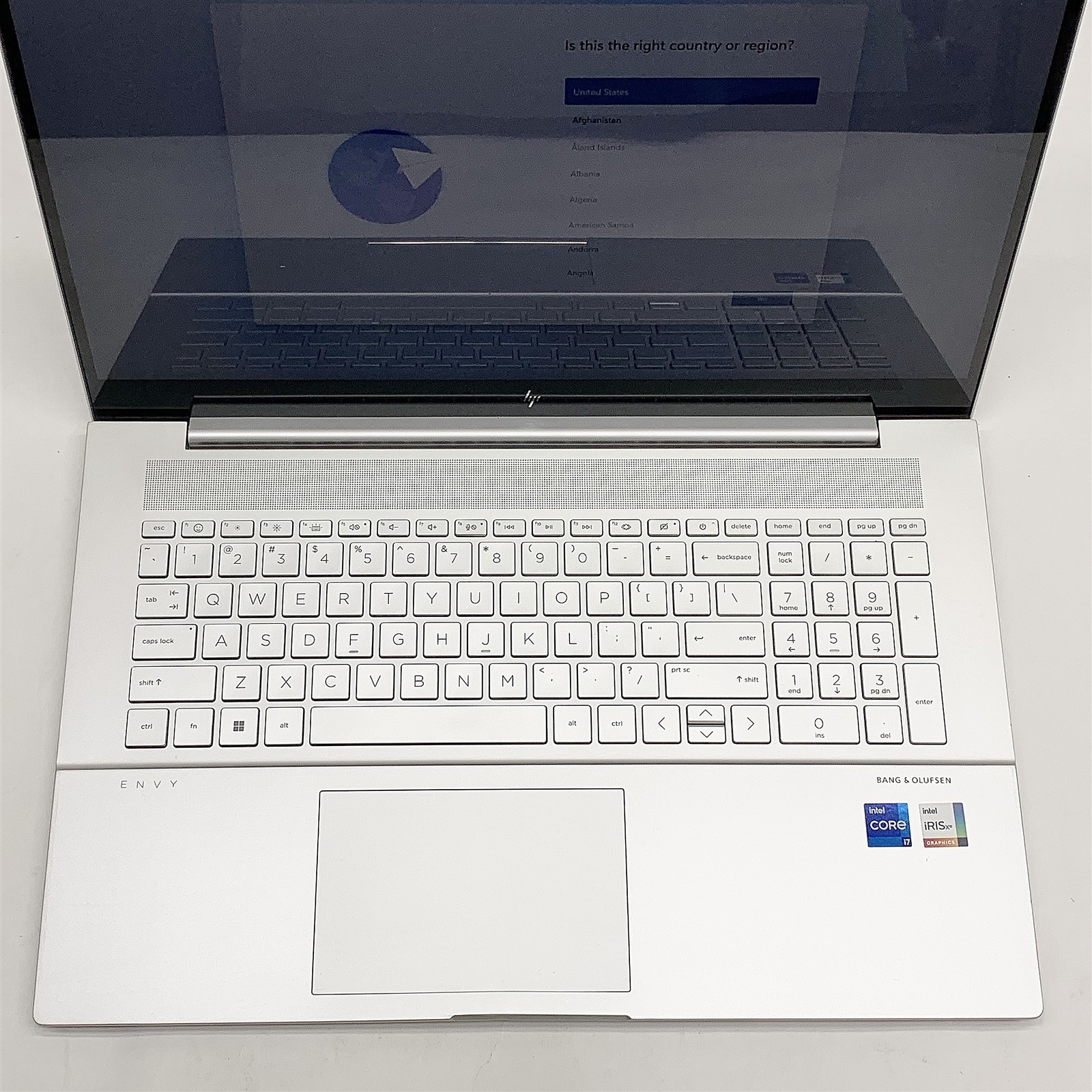 HP ENVY 17t-cr0000 Laptop Intel i7 1260P 2.1GHZ 17.3″ 16GB 512GB NVMe Windows 11