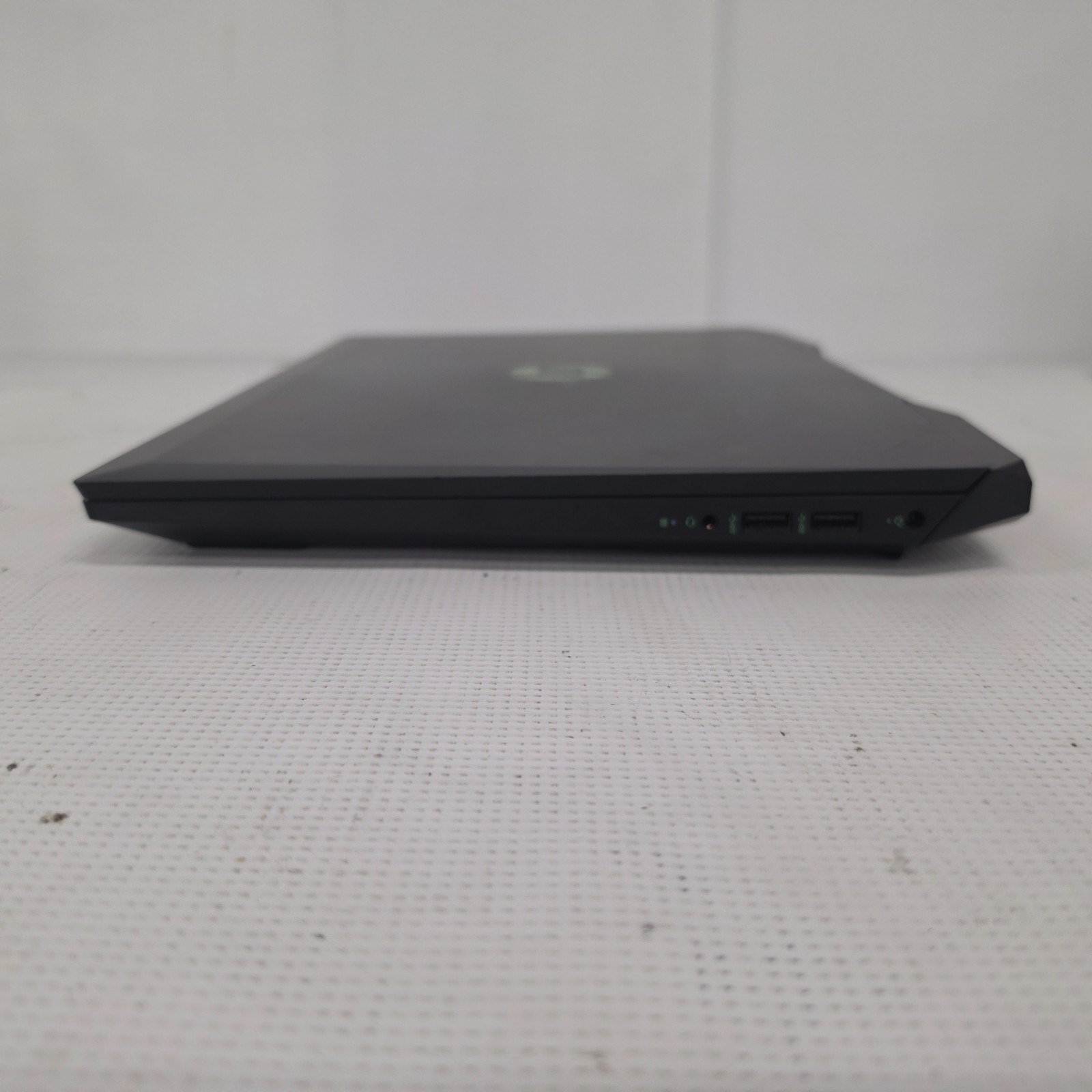 HP Pavilion Gaming Laptop 15-dk0056wm GTX 1650 (needs new battery & charger)