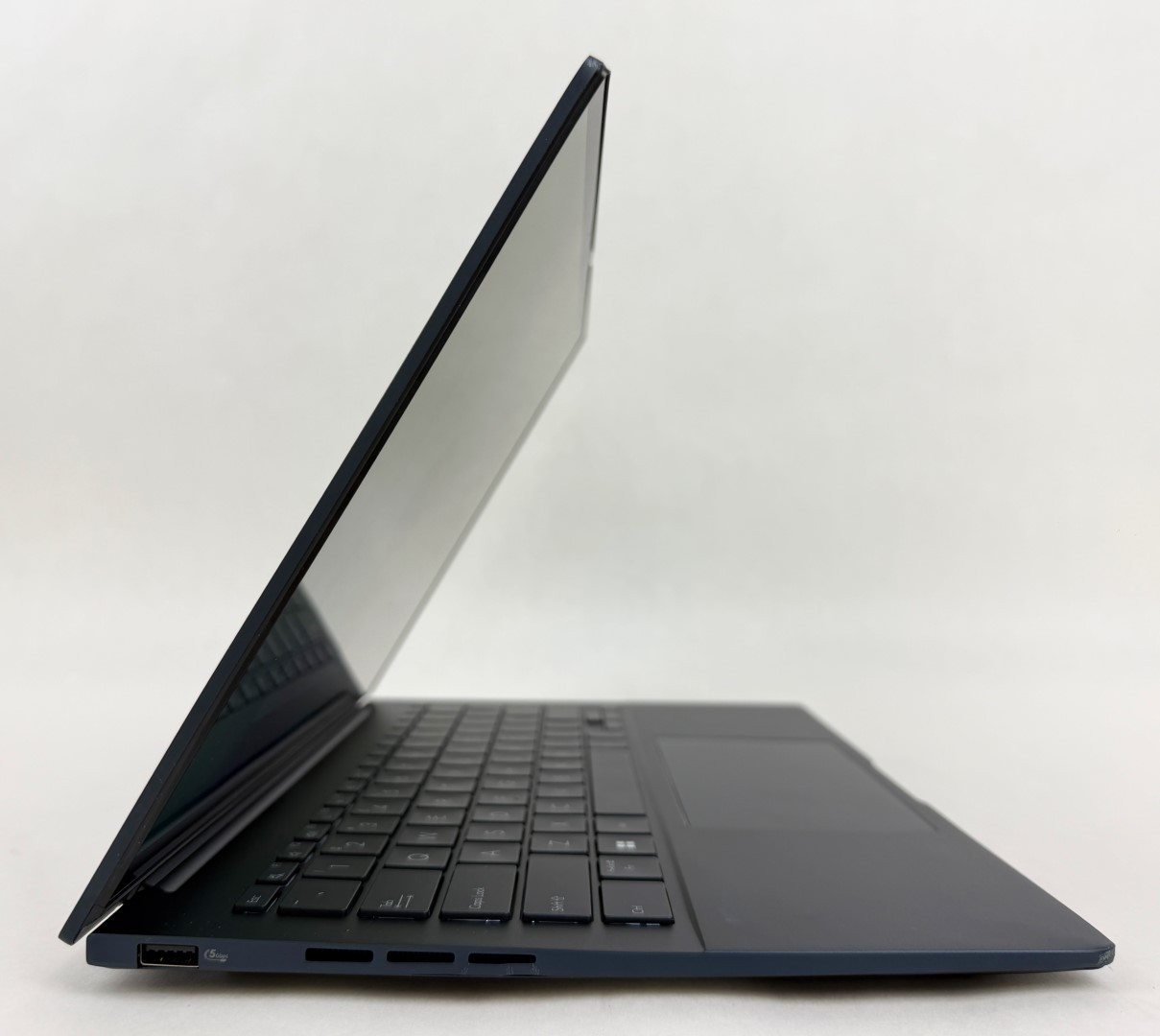ASUS Zenbook 14 UX3405MA-PH77 14” 3K 120Hz OLED Touch Ultra 7 155H 32GB 1TB W11H