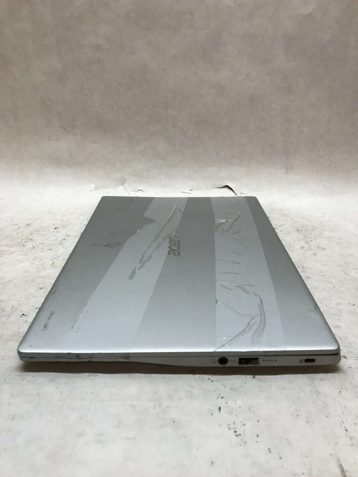 Acer Swift SF314-42 14″ AMD Ryzen 7 4700U 8GB RAM NO SSD/OS Missing Screen – -DW