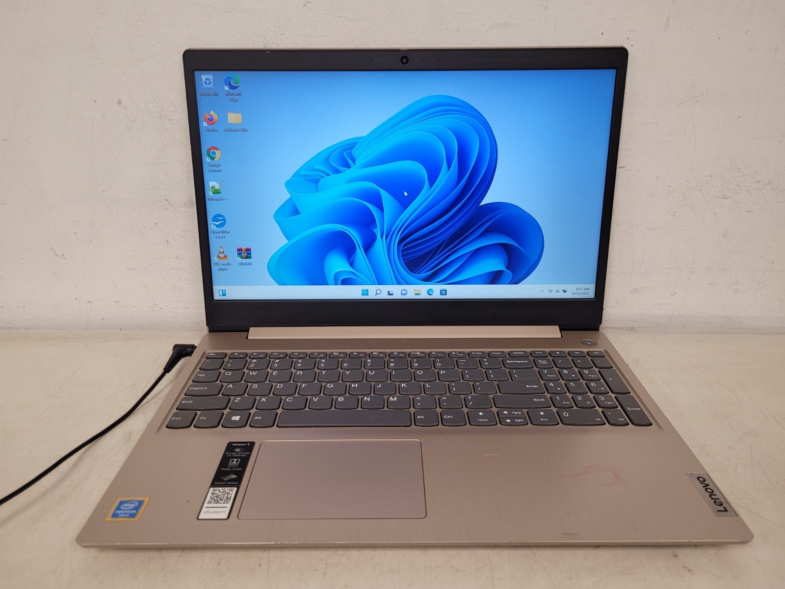 Lenovo IdeaPad 3 15IML05 15.6″ pentium 6405u 2.4ghz 8gb ram 250gb ssd PF29F3BW