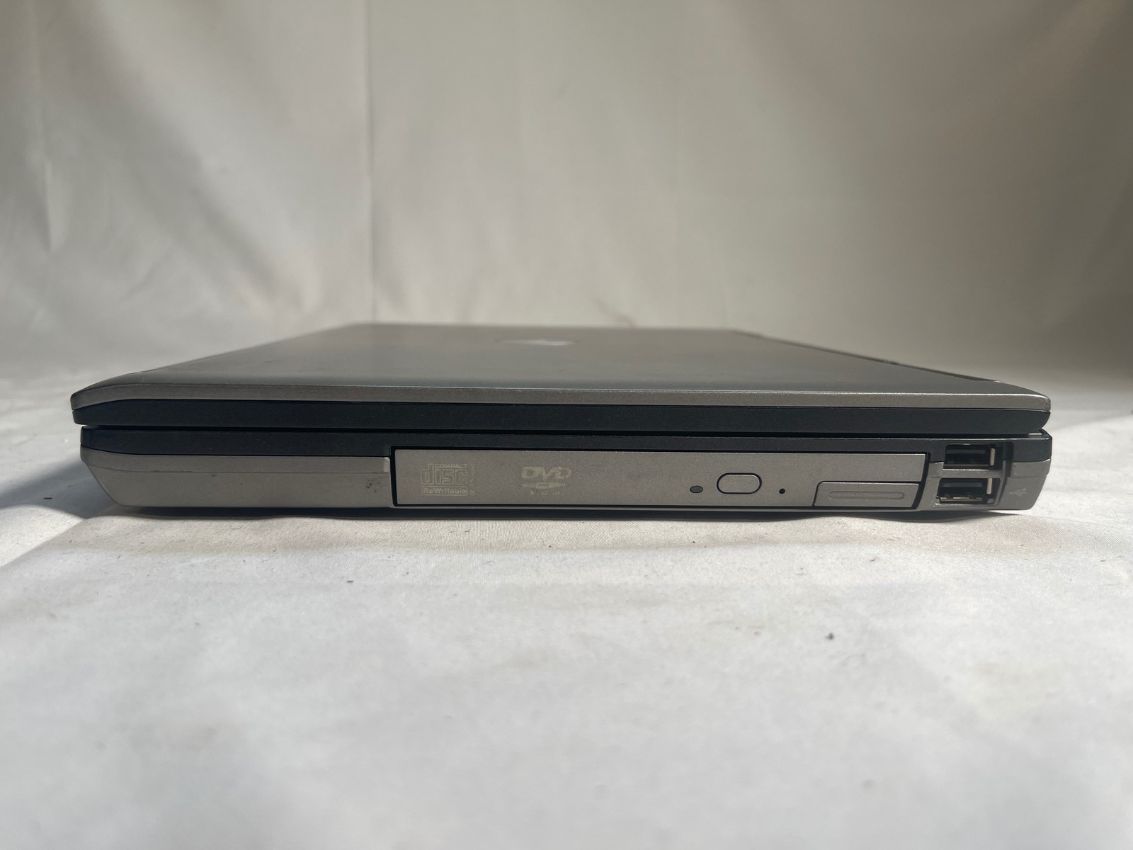 Dell Latitude D620 Win XP Core 2 Duo T7200 2GHz 2GB 298GB HDD 14.1″