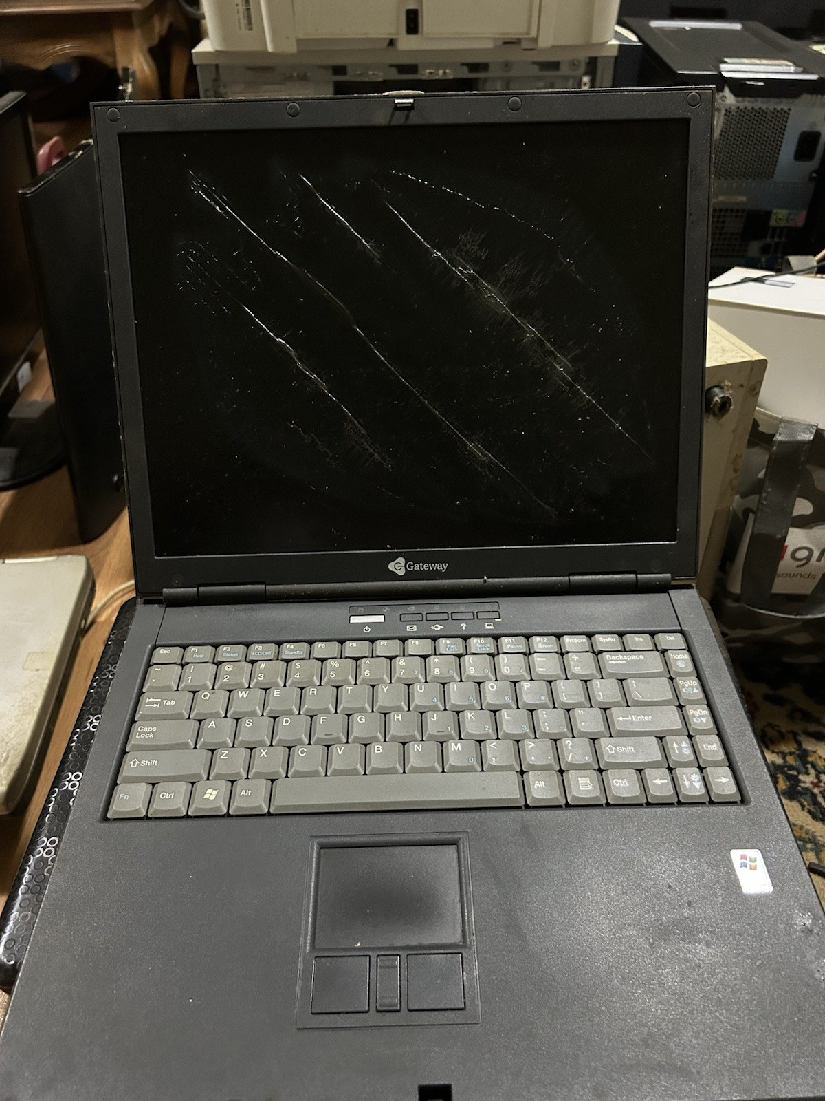 Gateway M675 15in Intel Pentium M 1.8GHz 1GB 100GB HDD XP Black Parts