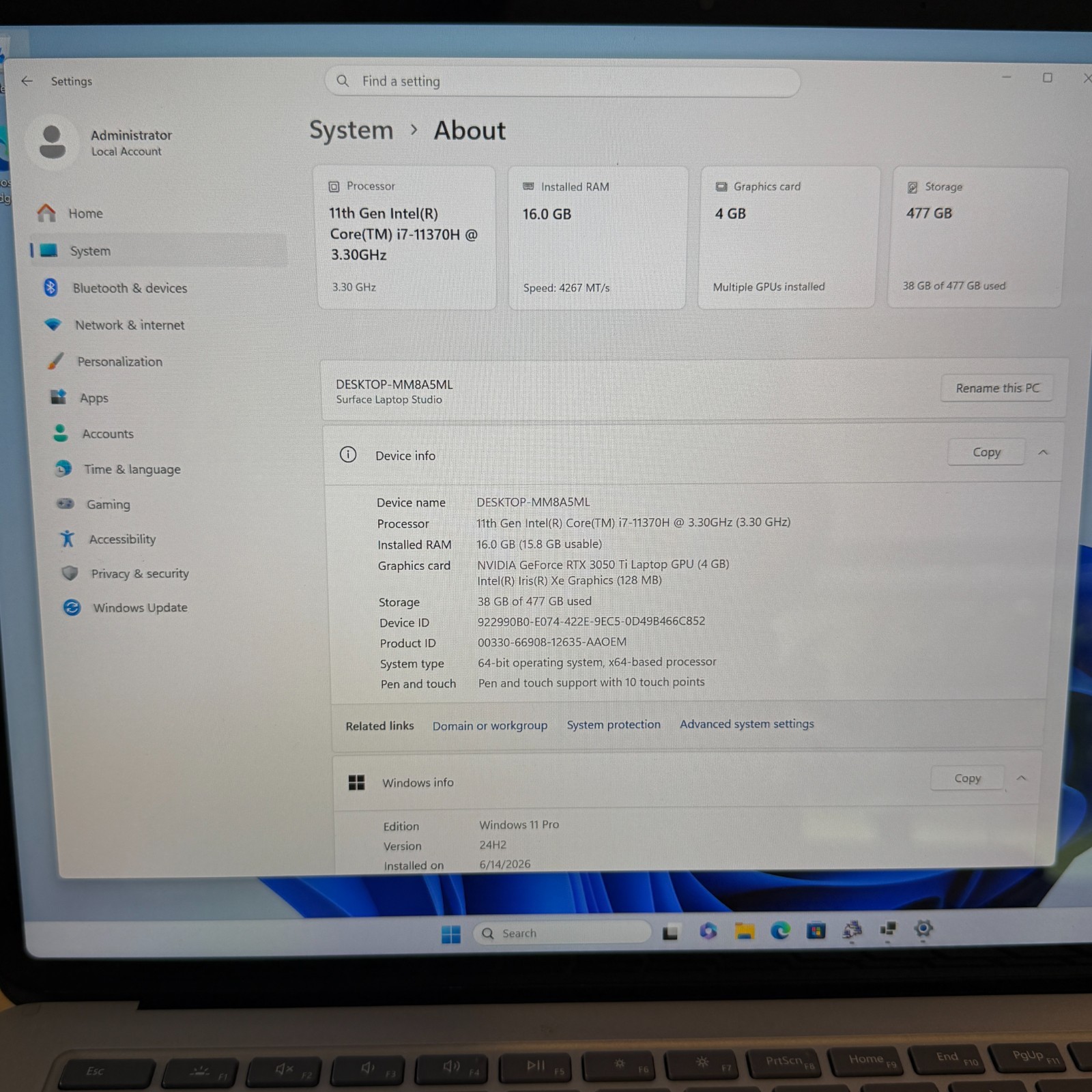 Microsoft Surface Laptop Studio 1964 14.4″ i7-11370H RTX 3050 Ti 16GB RAM 512GB