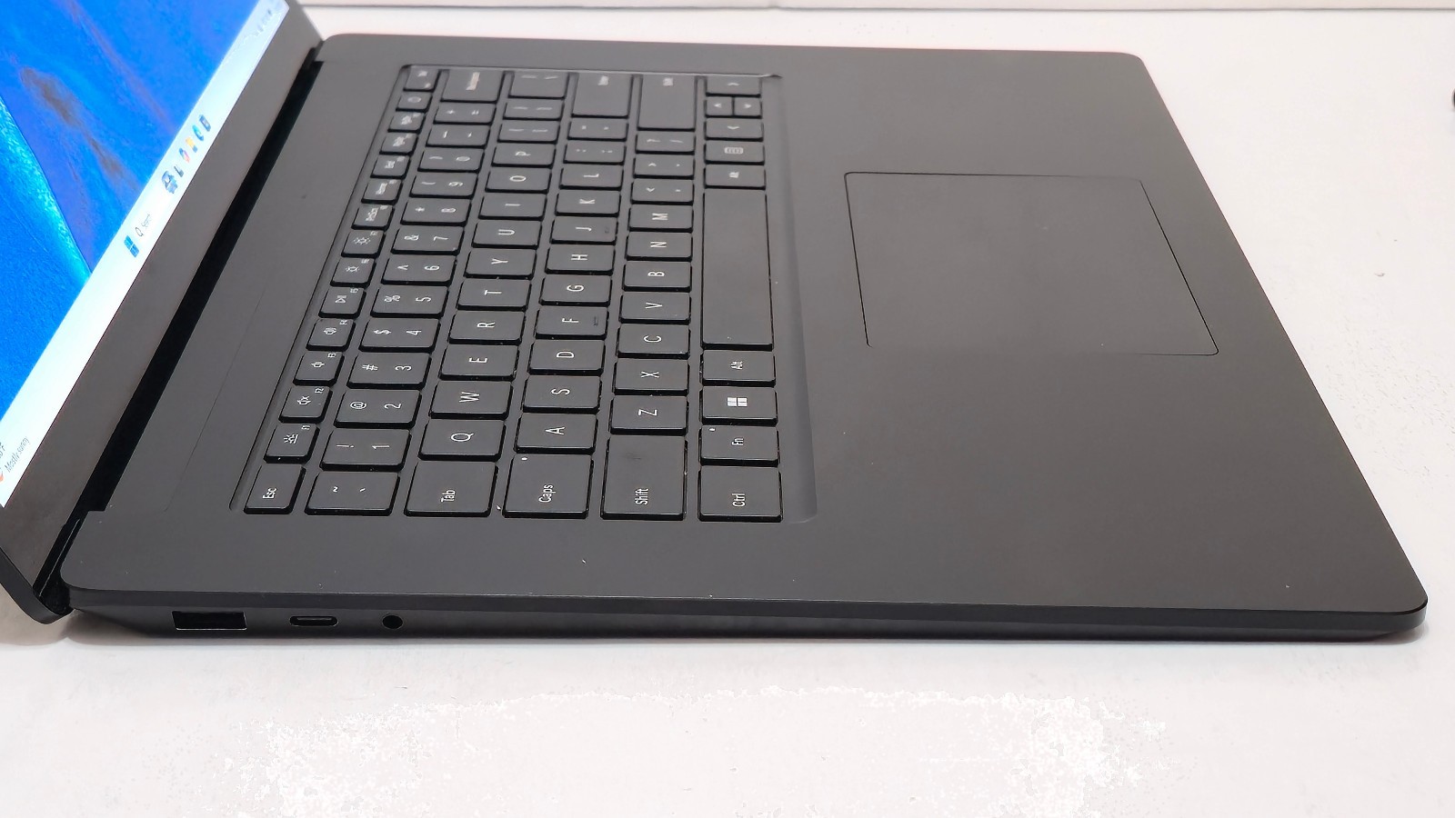 Surface Laptop 5 15″ (1979) Core i7-1265U , 16 GB RAM, 512GB SSD Touchscreen