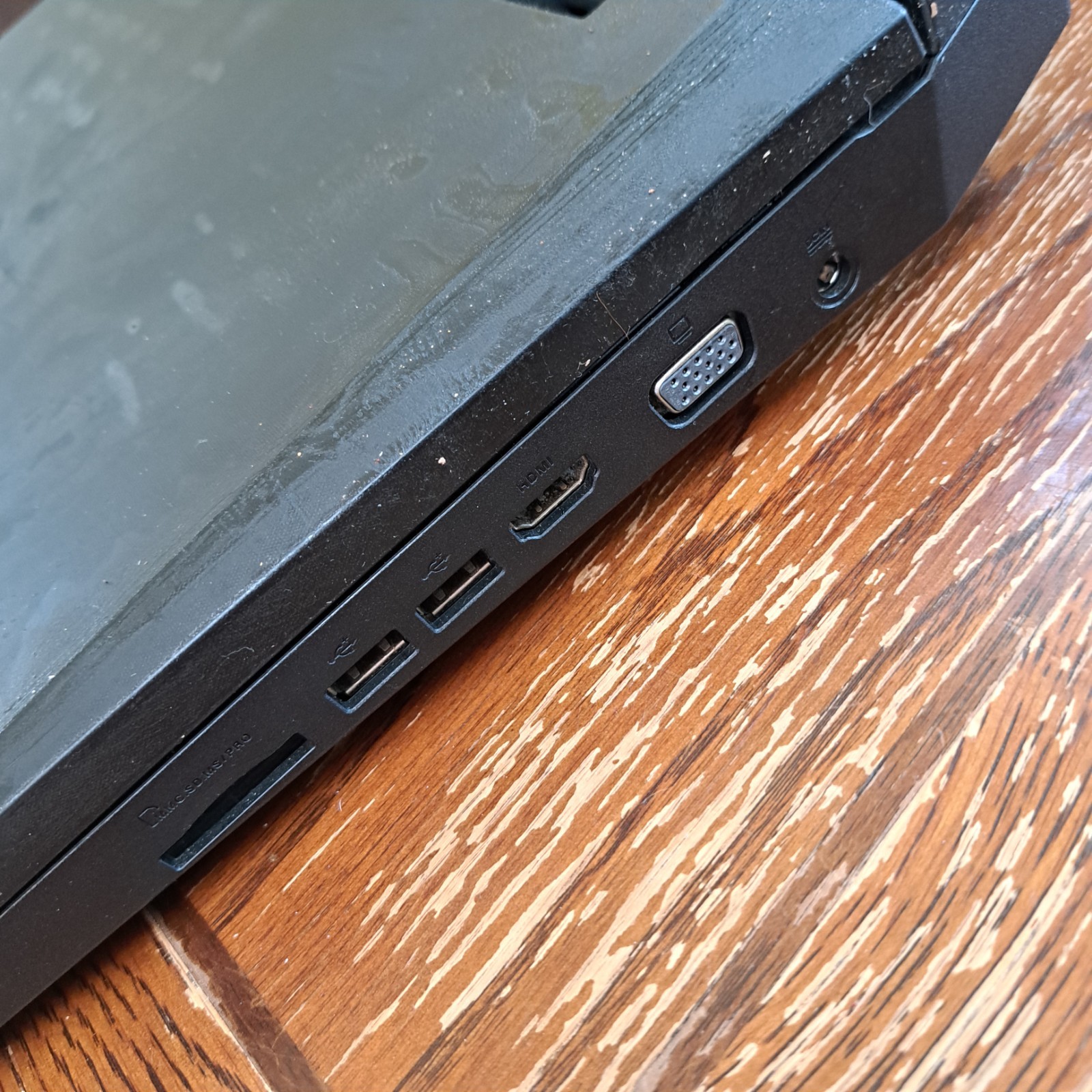 ASUS G73J Laptop 17″ Intel Core i7 HD 5870 Graphics 256GB SSD 16GB RAM For PARTS