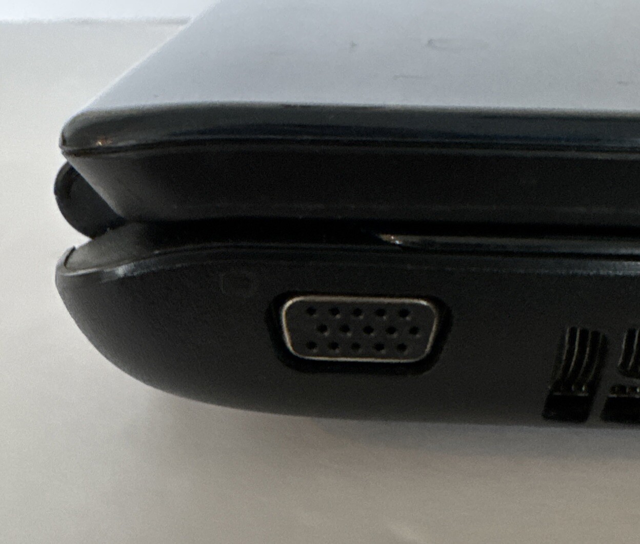 Toshiba Satellite Laptop PSLC8U-03701Q 3GB SDRAM 250GB Hard Drive Read