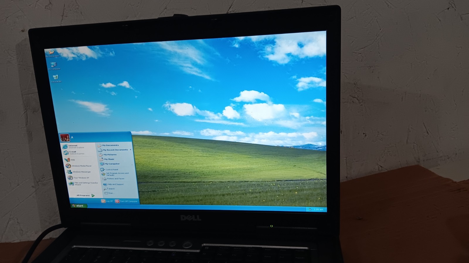 Vintage Dell Latitude D830 D820 Retro XP Gaming Laptop Windows XP pro 4GB Ram