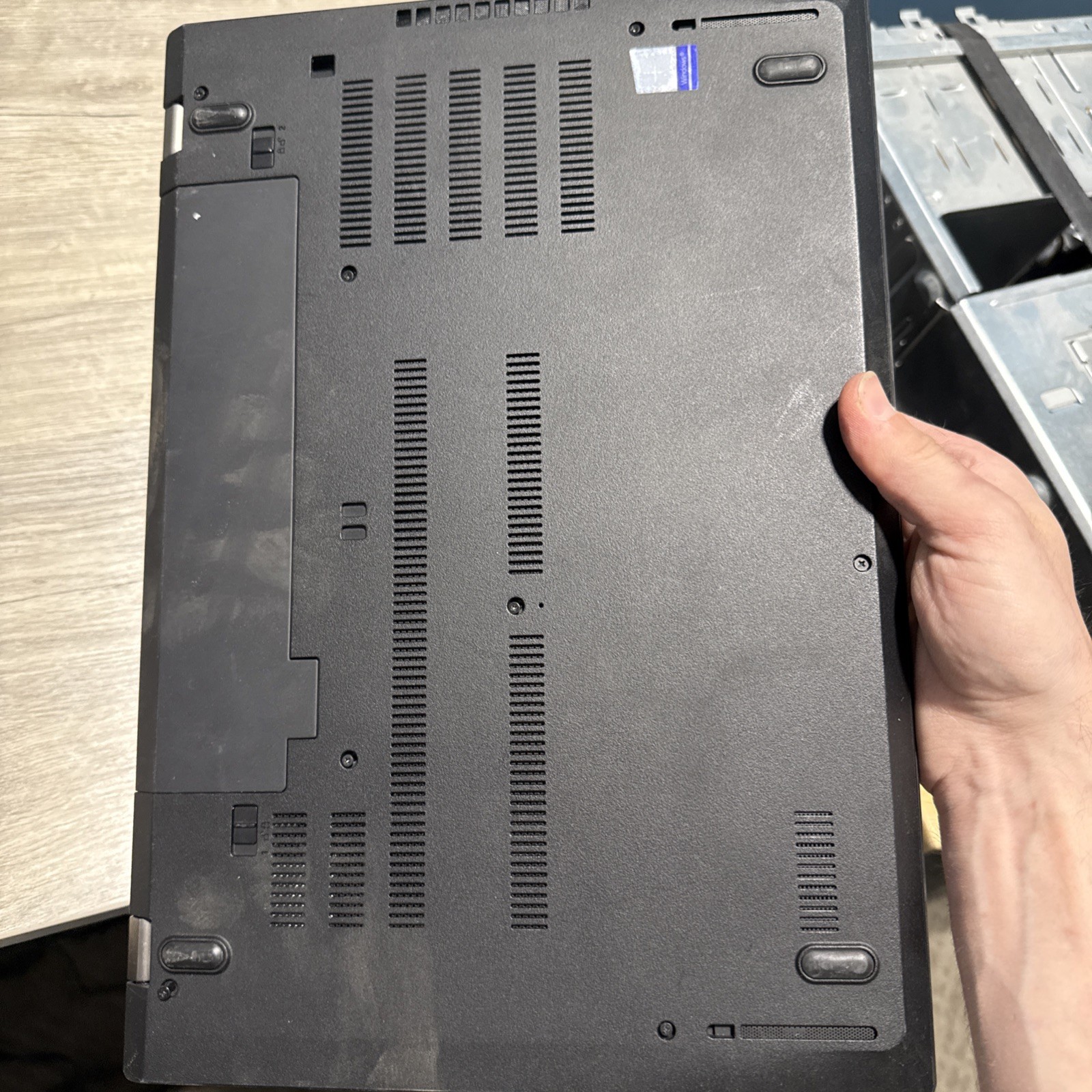 Lenovo ThinkPad P52s i7-8550U 1.80GHz 8GB DDR4 NO SSD NO OS *UNKNOWN GPU* Laptop