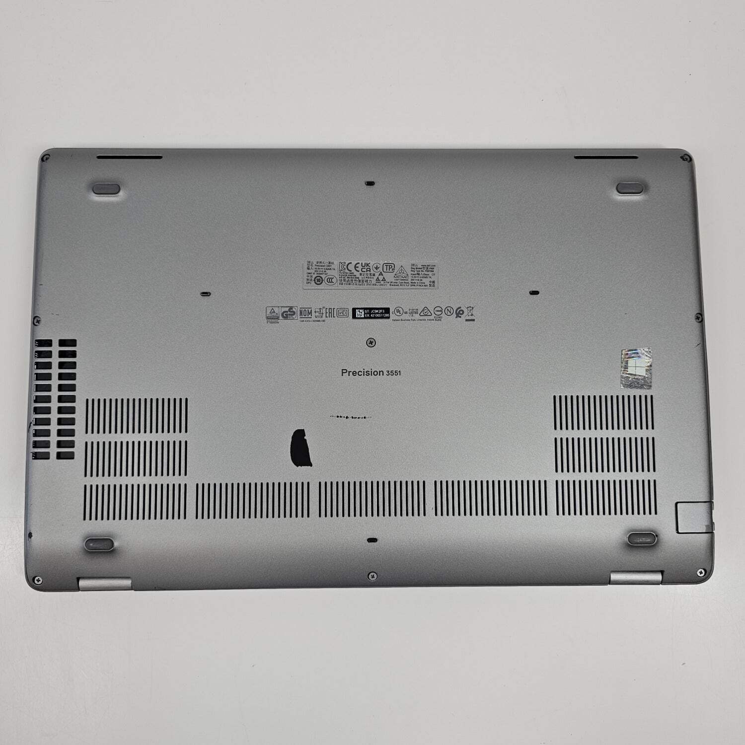 Dell Latitude 3551 15.6″ i7-10850H 2.7GHz 32GB RAM 512GB SSD Quadro P620