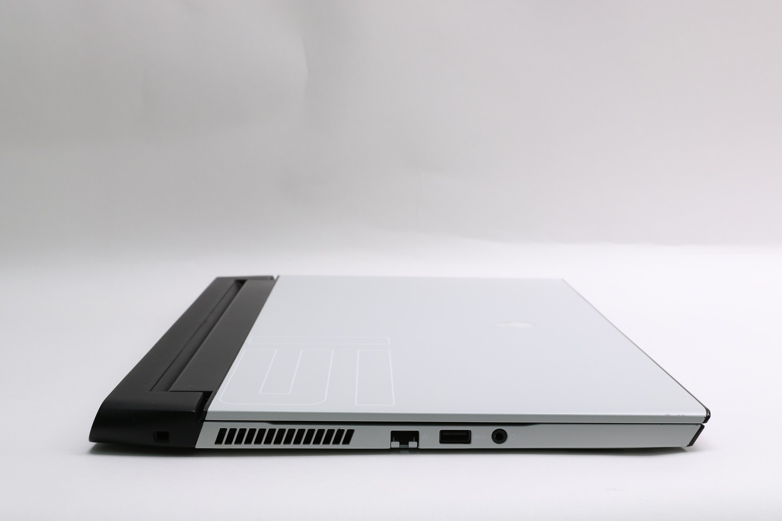 15″ Alienware m15 R3 P87F, i7-10875H, 32GB, 512GB SSD, RTX 2070