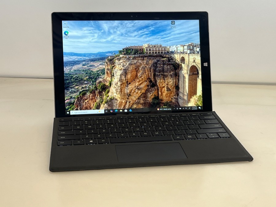 Microsoft Surface Pro 3 1631 i7-4650U@1.70GHz 8GB 512GB SSD W10P w/Charger