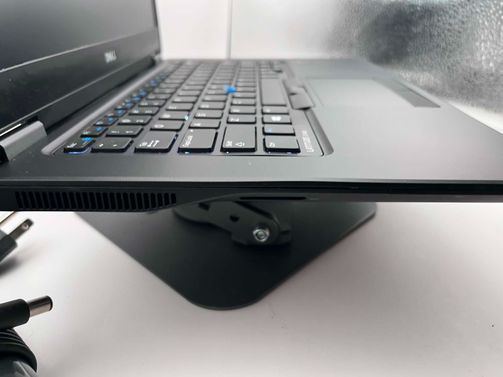 Dell Latitude |Linux Zorin |i5-5300U| 8GB|256GB SSD|Backlit Keys| 1 YR WARRANTY