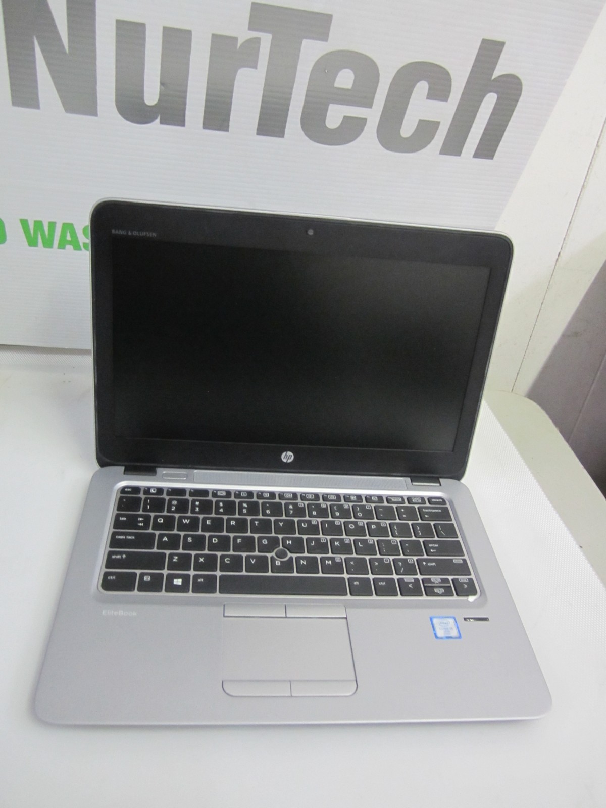 HP EliteBook 820 G2 i5 6300U 8GB 2.40GHZ 240GB M2SSD NO OS STIFF KEYS BAD BTRY