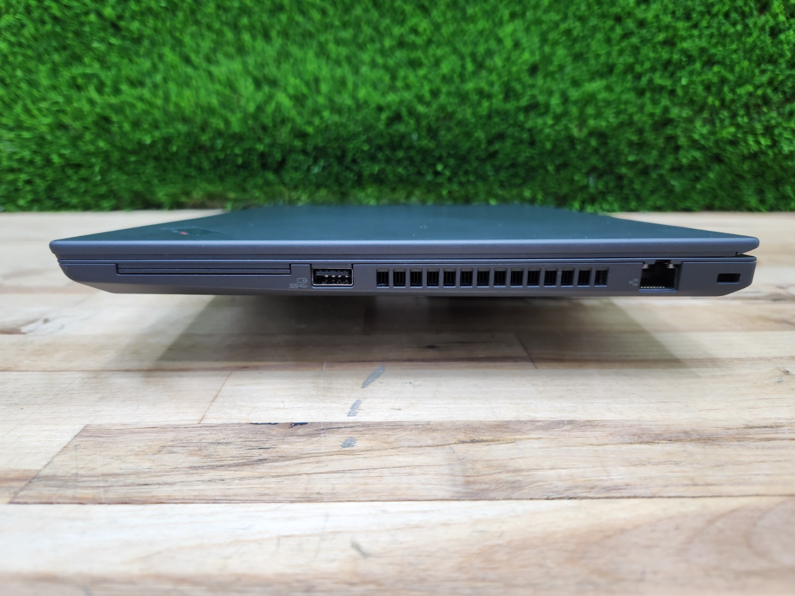 Lenovo ThinkPad P14s 14″ FHD i7-10610U 16GB 256GB SSD P520 GPU EXCELLENT BATT~