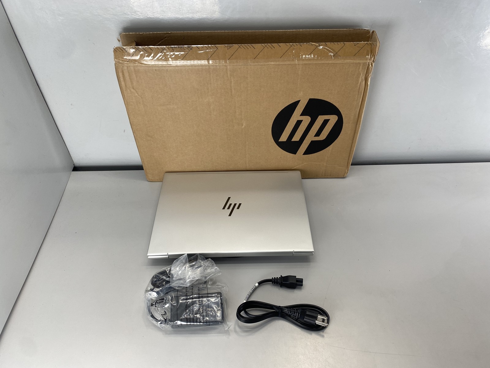 HP Laptop Elitebook 645 14 G11 14″ AMD Ryzen 7 7735U 1TB- Silver