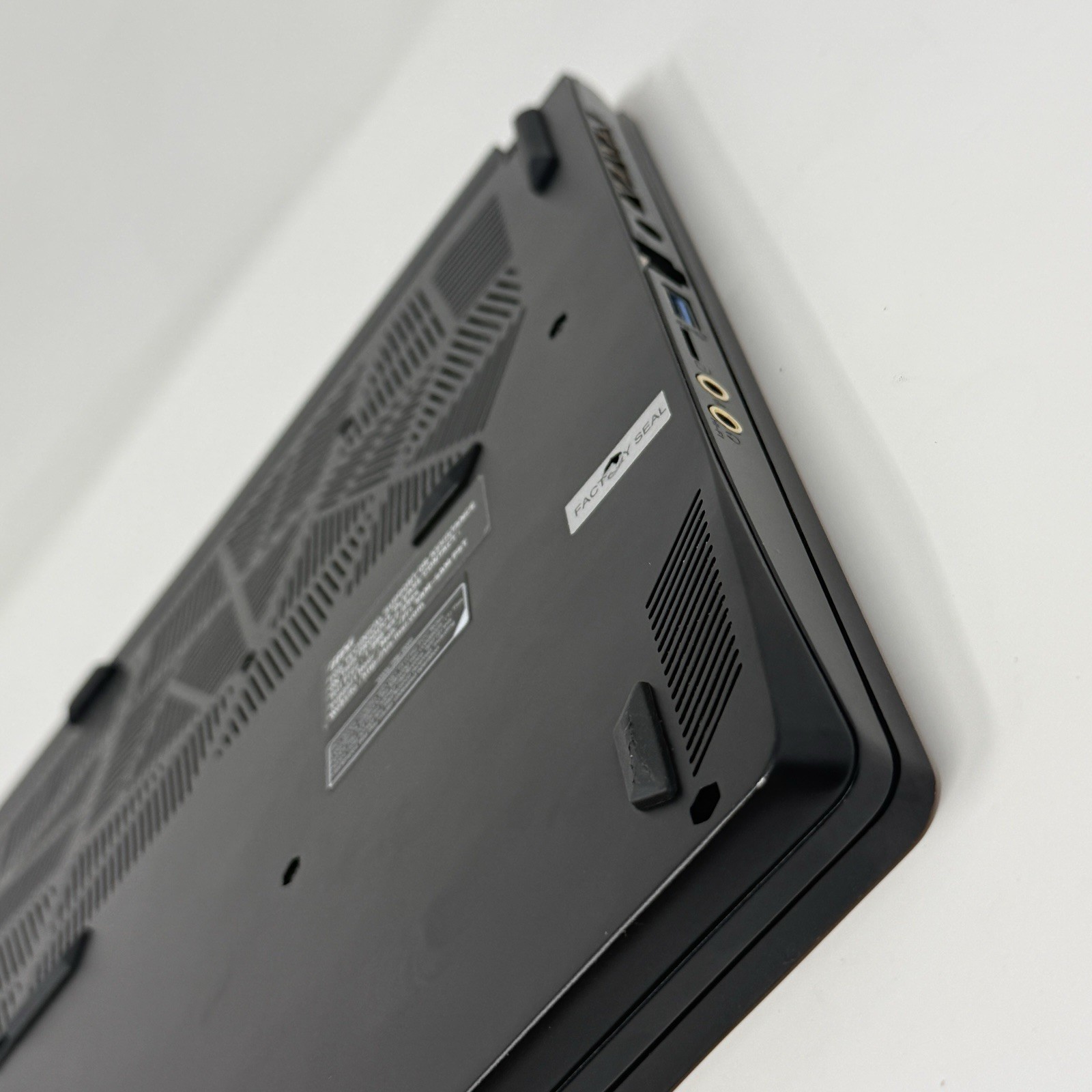 MSI GS75 Stealth 10SE-620 – 17.3″ FHD – i7-10875H –16GB RAM –RTX 2060 –512GB SSD