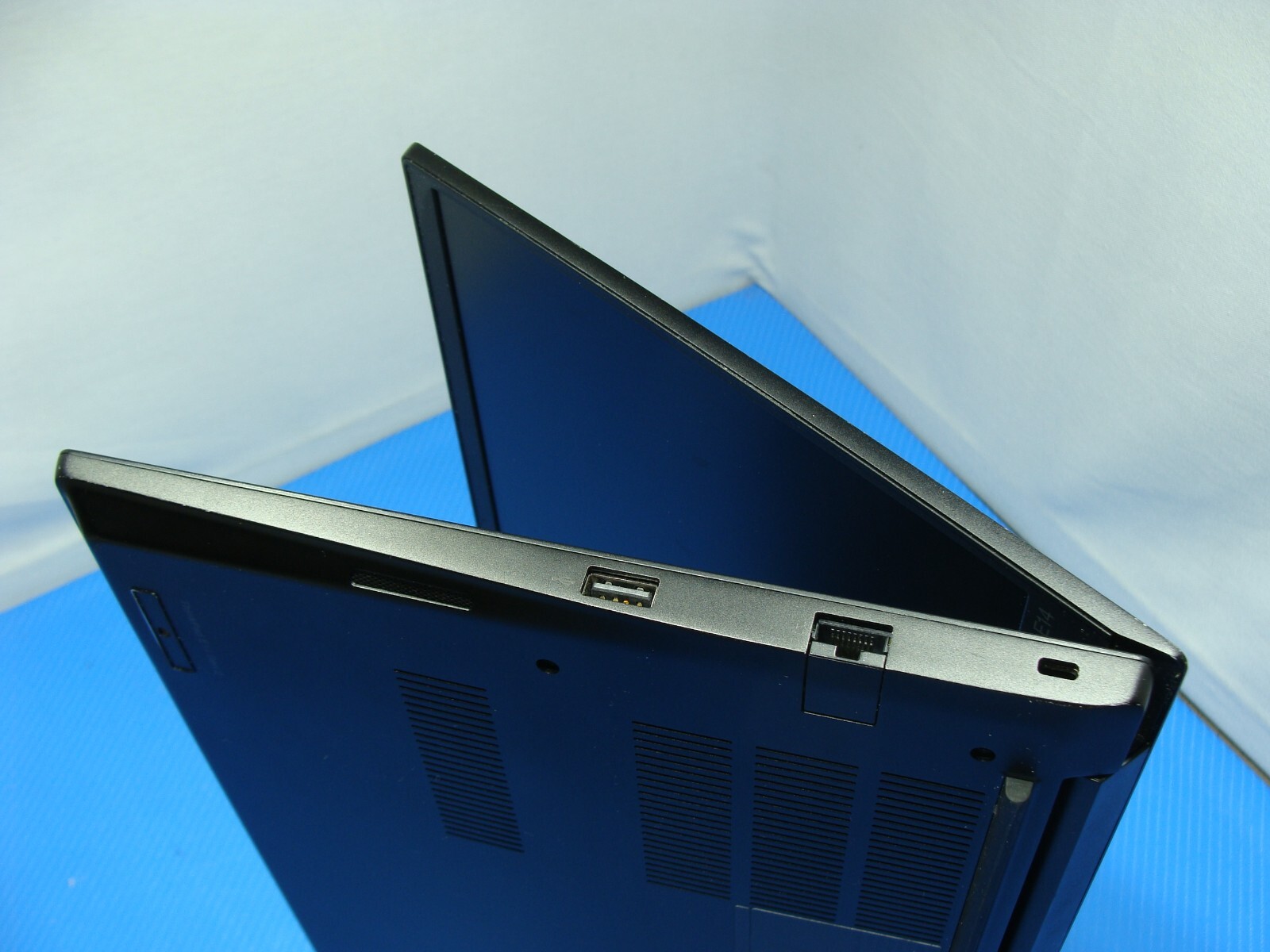 Lenovo ThinkPad E14 Gen 2 14″FHD i5-1135G7 2.4GHz 8GB 256GB SSD Warranty10/2024