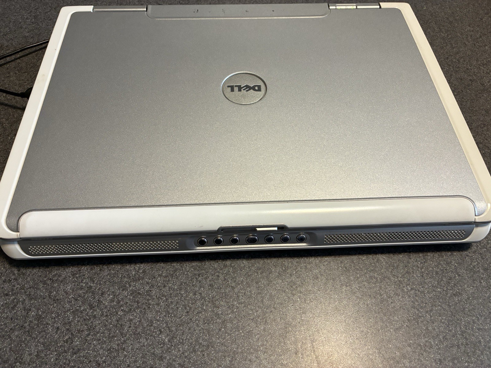 17″ Dell Inspiron 9300: 32 Bit System, 60GB HDD, 2GB DDR2, Win XP Professional