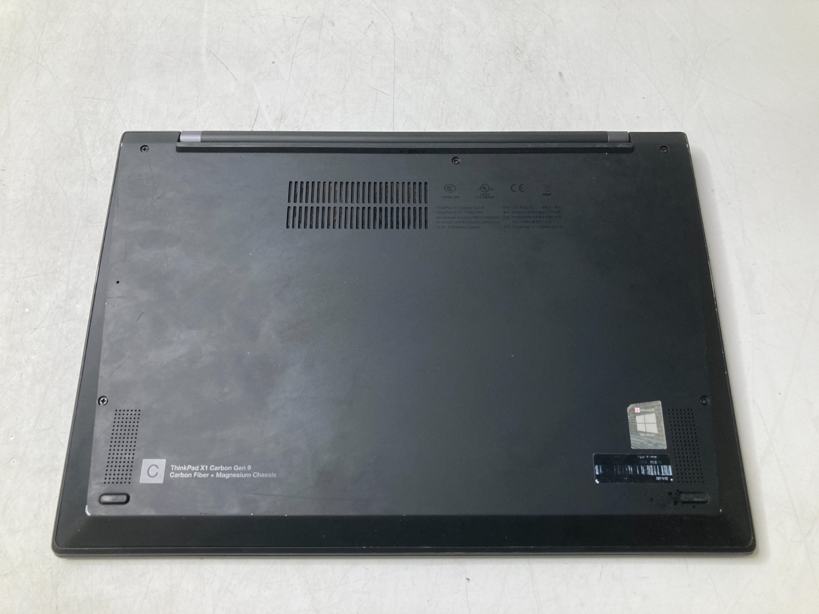 Lenovo ThinkPad X1 Carbon Gen 9 i5-1145G7 8GB 256GB Win11P *Bad Speakers -Parts