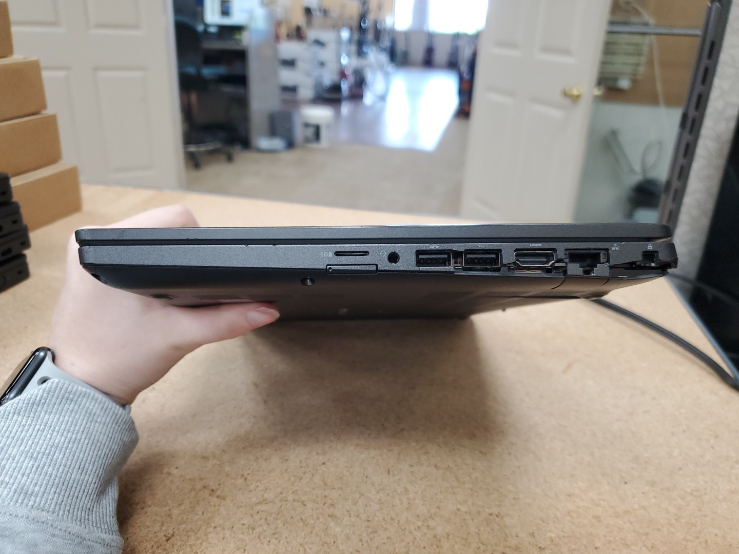 Dell Latitude 5400 Intel Core i5-8365U 16GB RAM 256GB SSD 042826-3