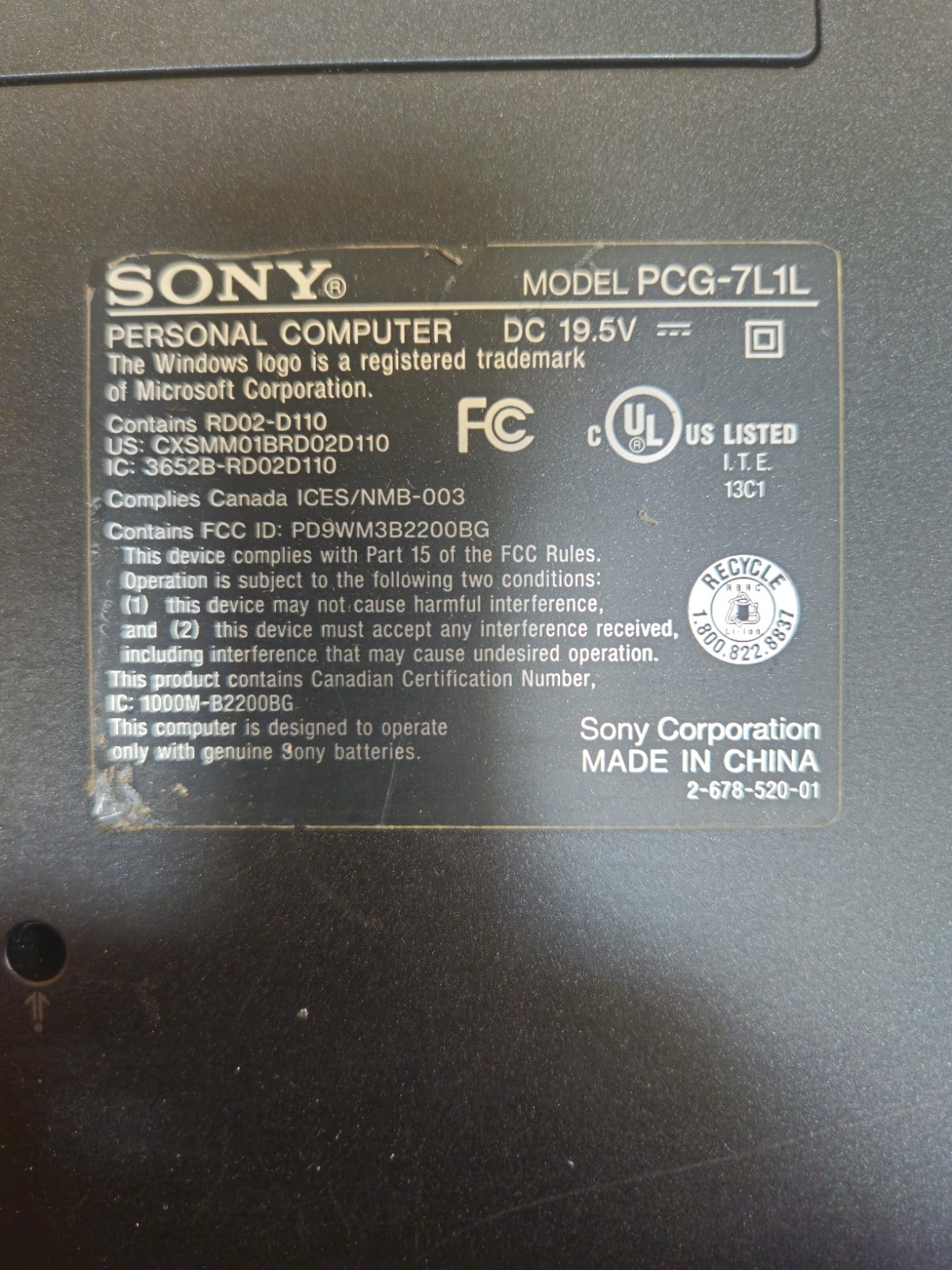 Sony VAIO, model PCG-7L1L / Good Condition / Powers On, Good For Repair Or Parts