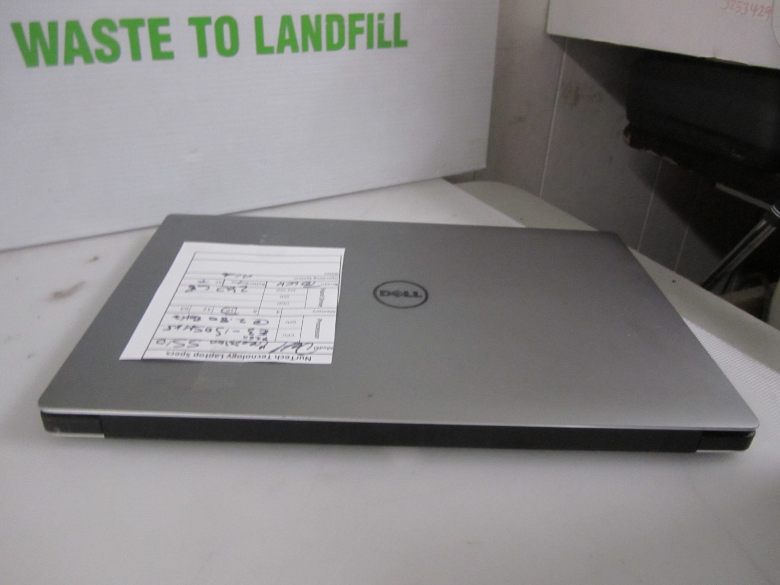 Dell Precision 5510 Xeon E3-1505 16GB 2.80GHZ 240GB M2SSD NOOS LAPTOP + AC