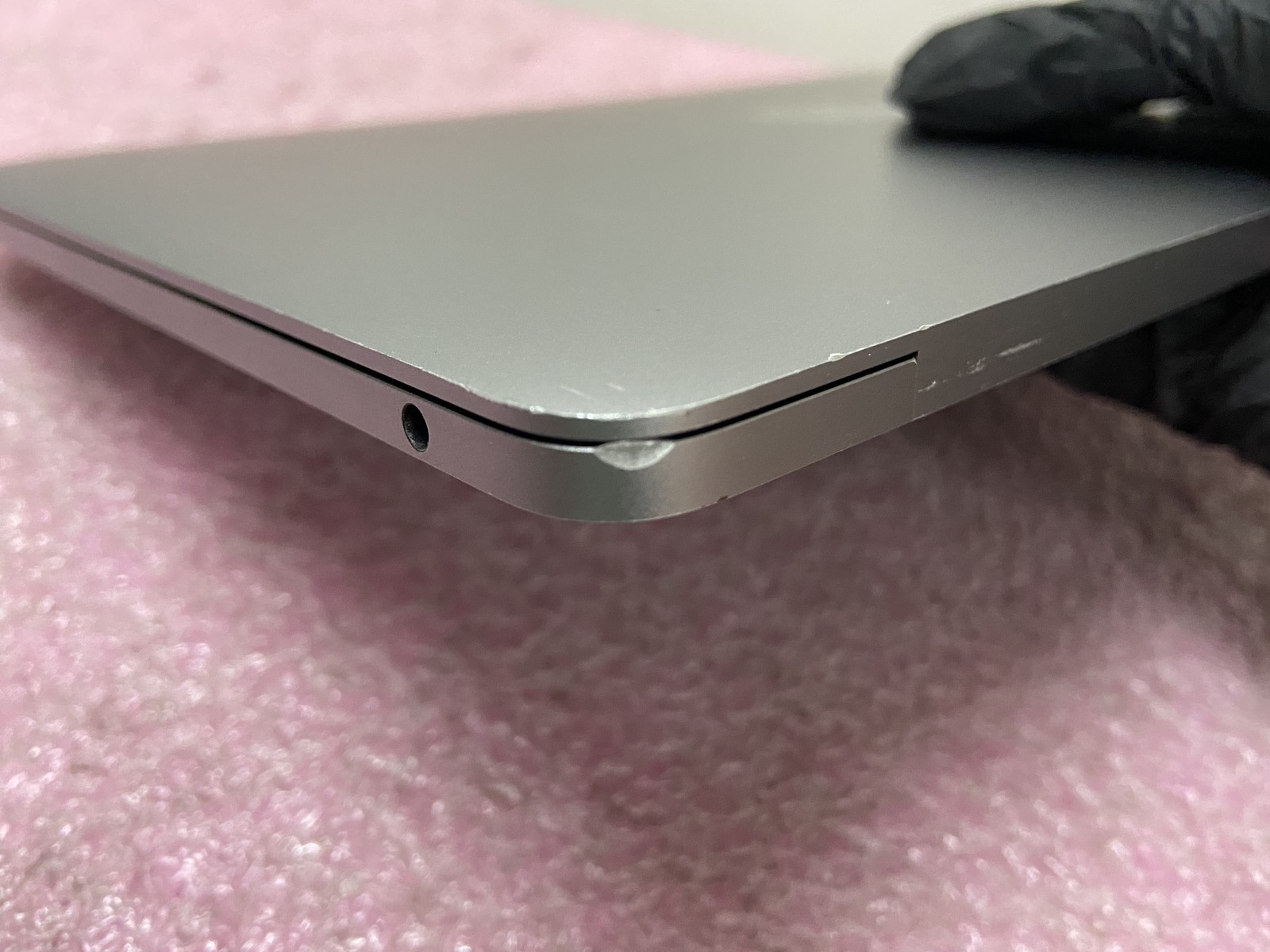 Apple MacBook Pro A1708 2017 13.3″ i5-7360U 8GB RAM 256GB SSD *Read* – LP50A