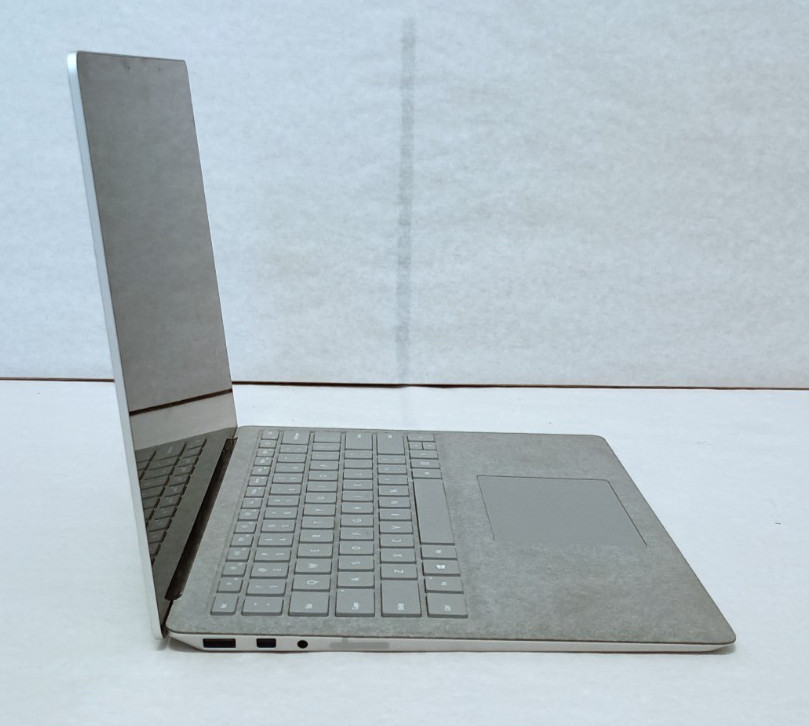 Microsoft Surface 13.5″ Laptop – 238GB SSD, Intel Core i5 1.70 GHz, 16GB, Win 11