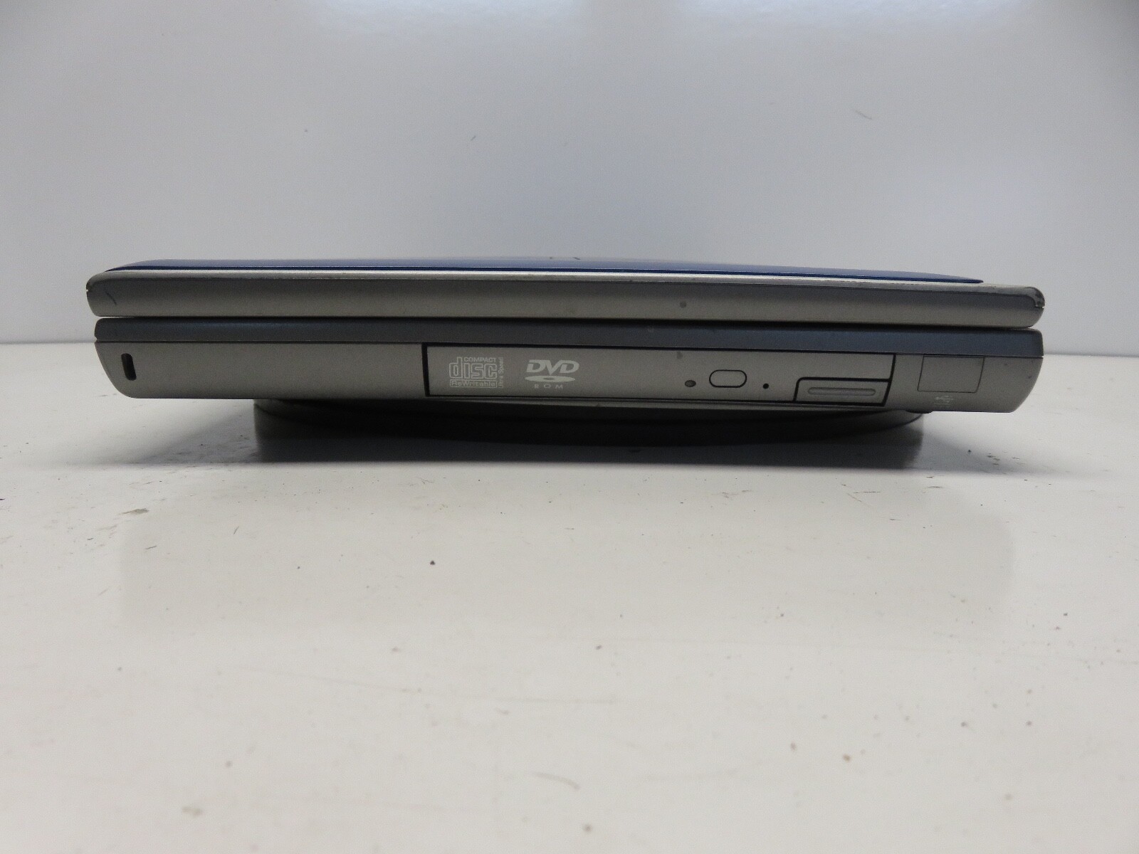 Dell Inspiron 8600 Pentium M 1.7GHz 512 MB NO HDD No Batt
