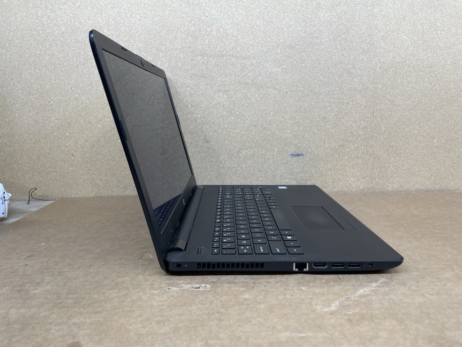 HP NOTEBOOK 15-bs113dx, i3-8130U@2.20GHZ, 8GB RAM, 256GB SSD, Win 11, TOUCH