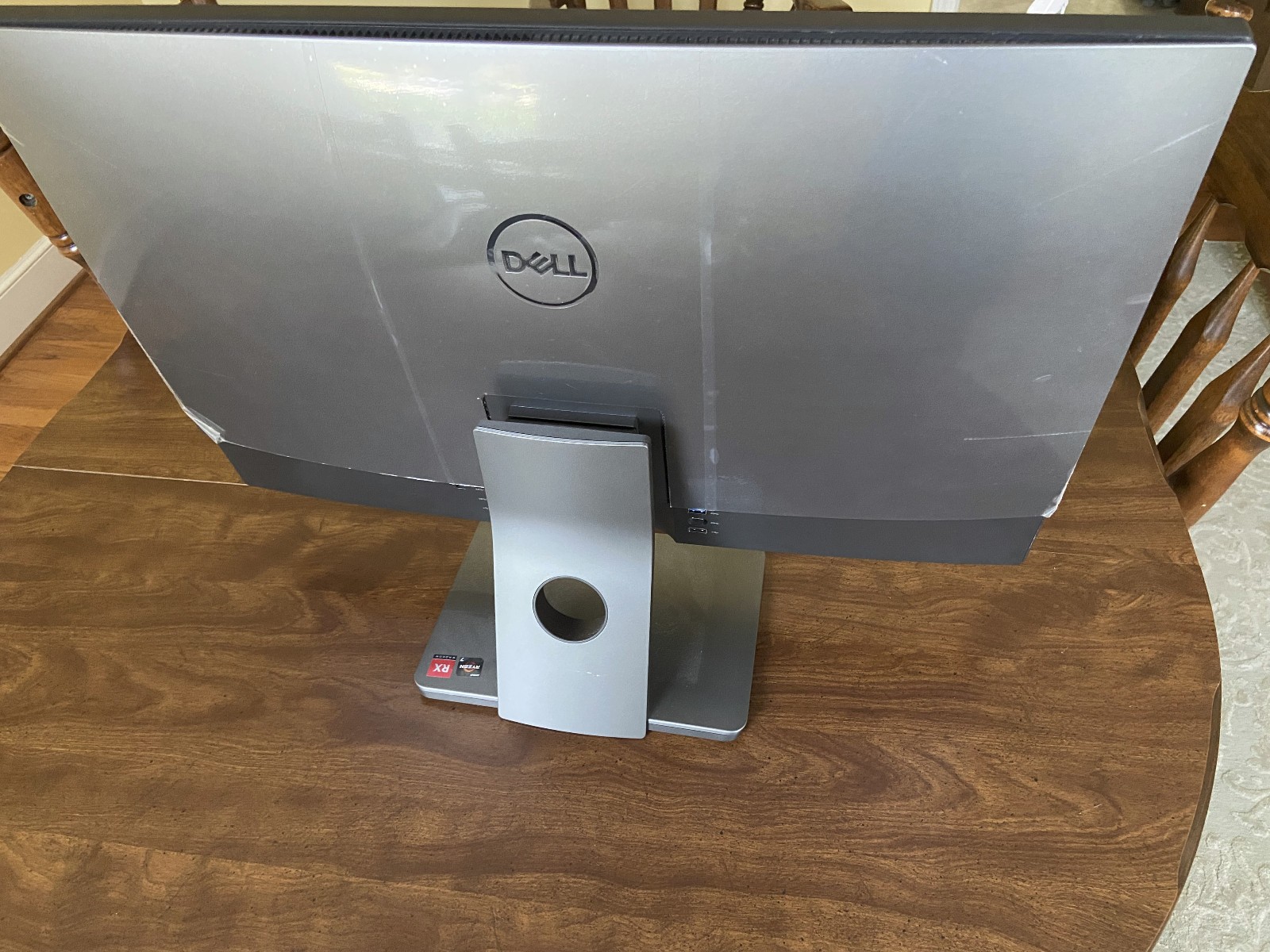 Dell Inspiron 27 7775 All-In-One Desktop, Ryzen 7 1700, Radeon RX 580, 16GB RAM