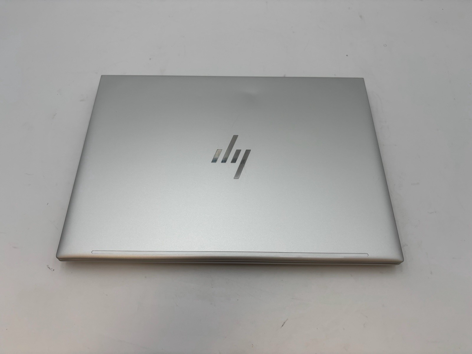 HP EliteBook 840 14″ G11 512 GB SSD 32 GB RAM Ultra 5 135U Windows 11 Pro
