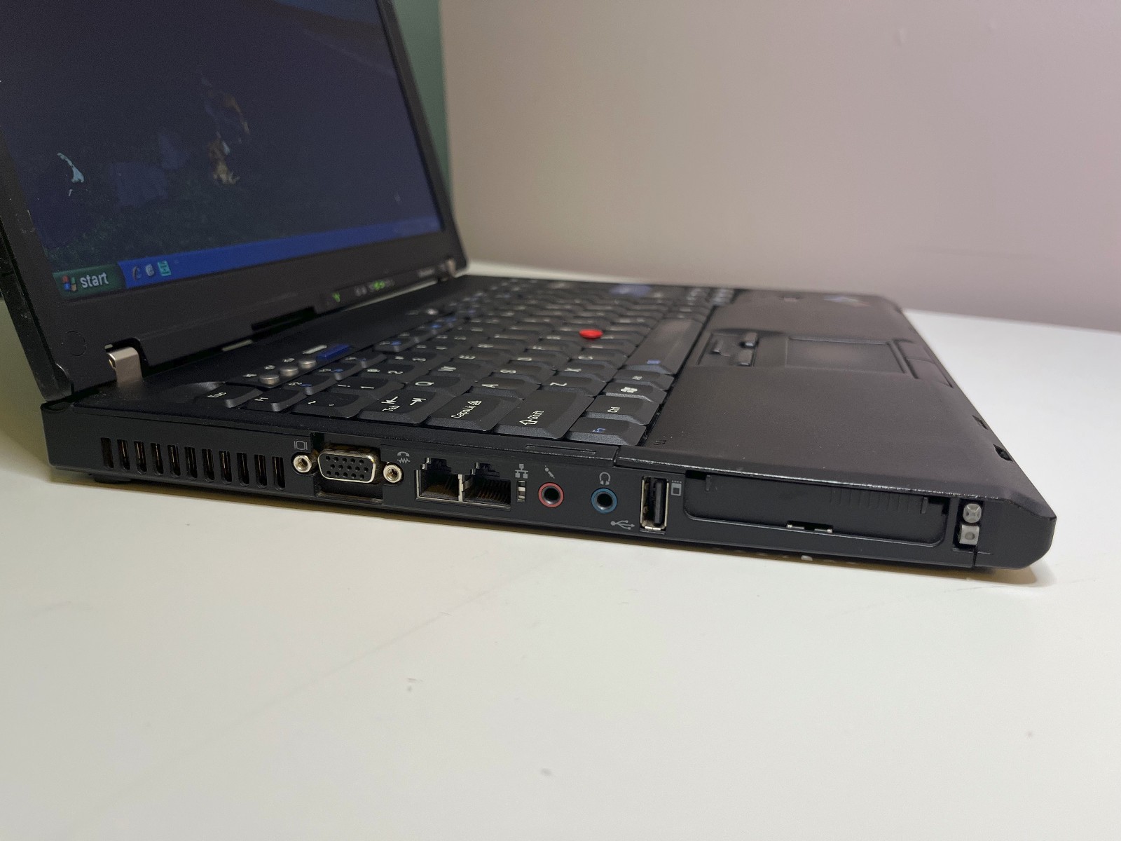 Vintage IBM Lenovo ThinkPad T60 14.1″ 4:3 XGA+ Intel Core Duo Retro Laptop