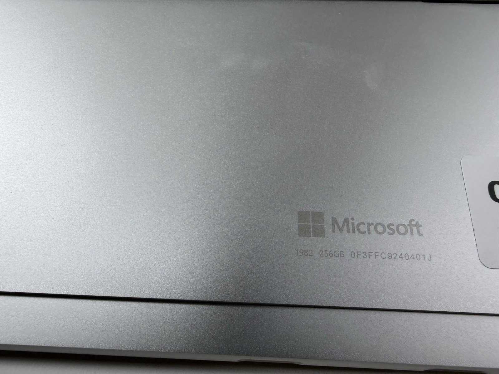 Microsoft Surface Pro 8 (1982) i5-1145G7 – 16GB RAM – 256GB 120Hz – Win 11 Pro