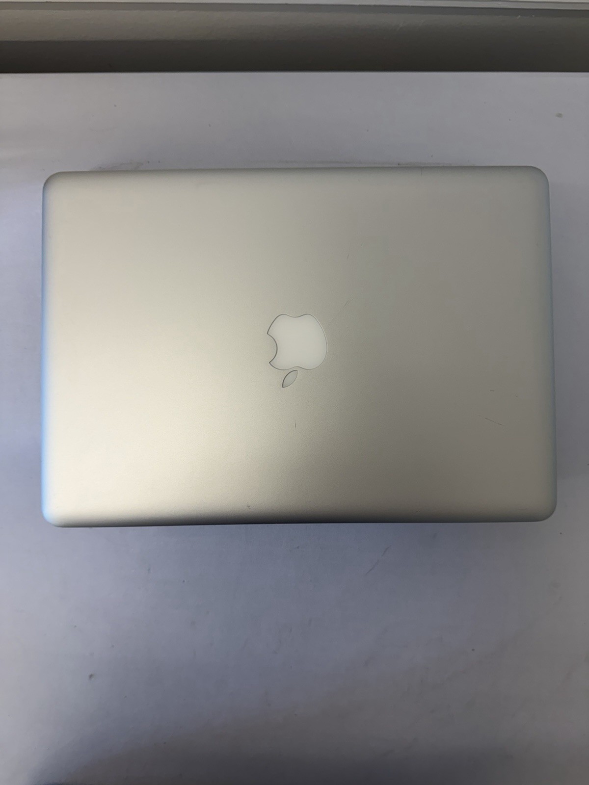 Apple Macbook Pro Laptop – Screen Dimming – Intel i5-3210M -RAM 8 GB – Read Des