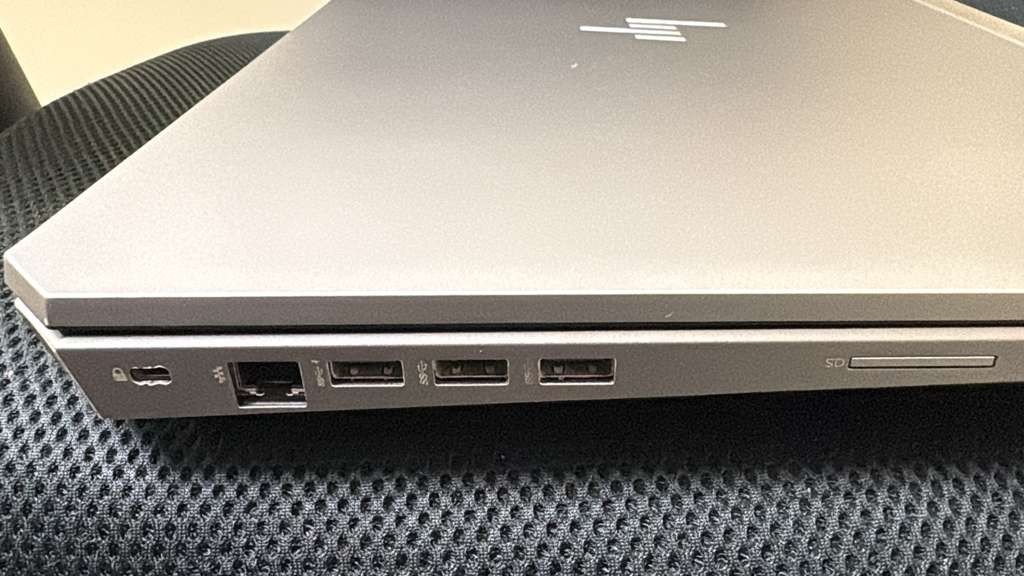 HP Zbook 17 G5 Intel i5- 8400H 2.5GHz 32GB RAM 512GB NVMe Quadro P2000 Win11Pro.