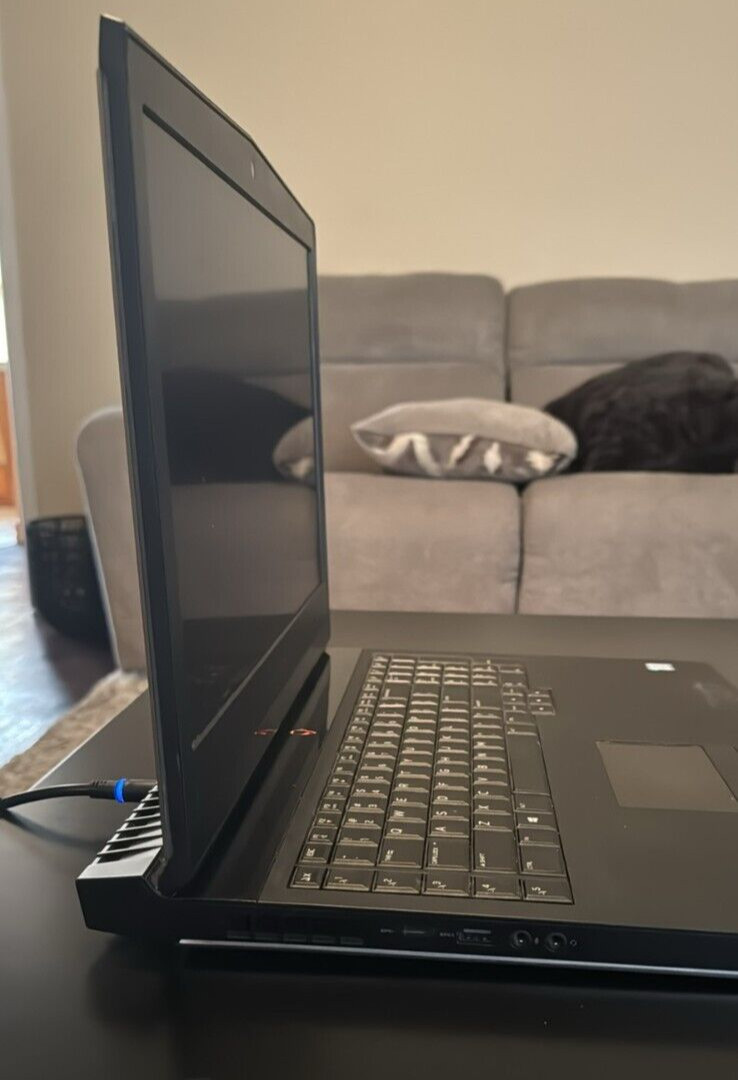 ALIENWARE 17 R4 17.3in Gaming Laptop i7 3.5Ghz 32GB 1TB SSD GTX 1060
