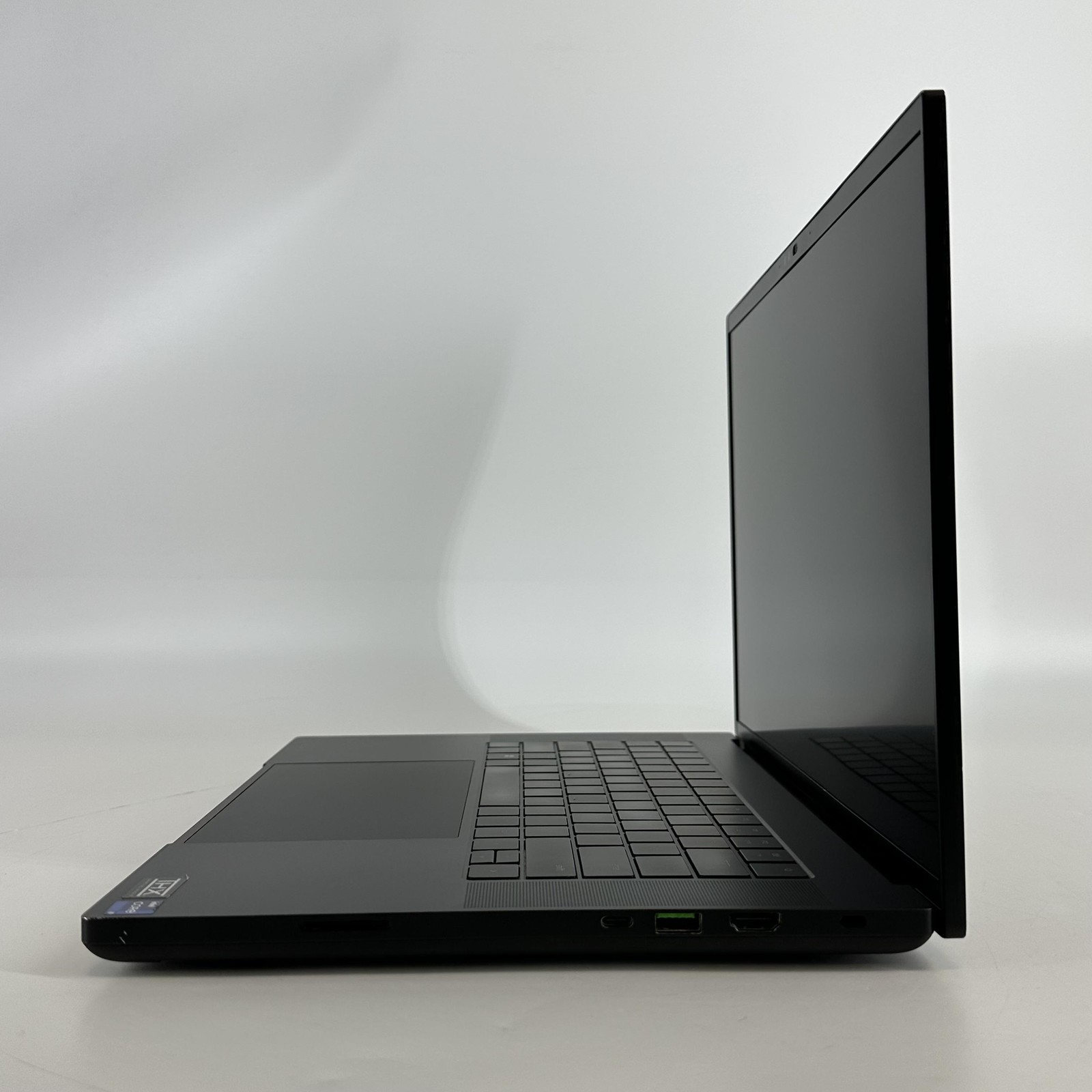 Razer Blade 16 120Hz UHD+ 2.2 GHz i9-14900HX 64GB 2TB/2TB RTX 4090-TINTED LCD