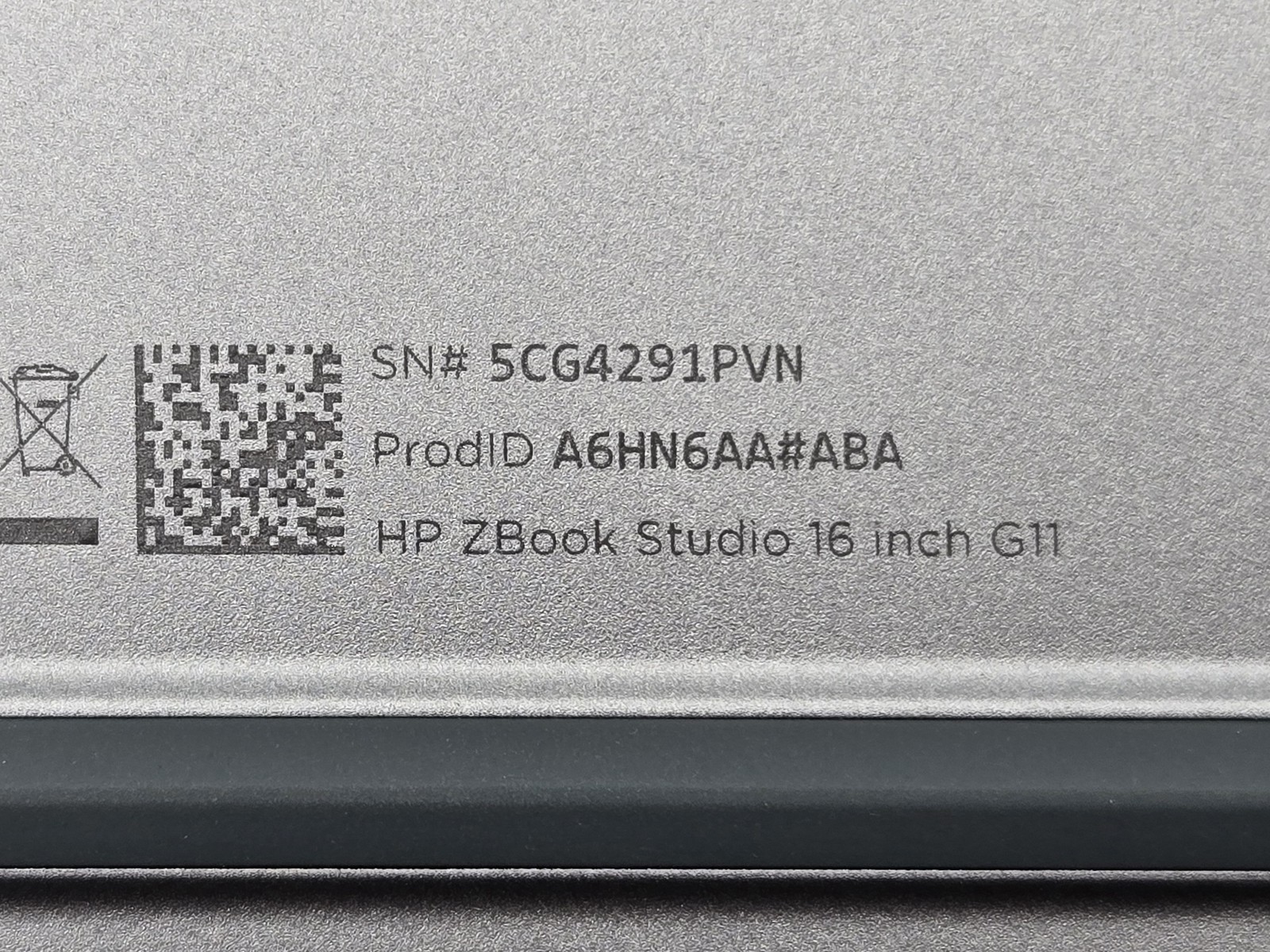 HP ZBook Studio 16 G11 Ultra 9 185H RTX 3000 Ada 64GB 1TB 4K Grade C