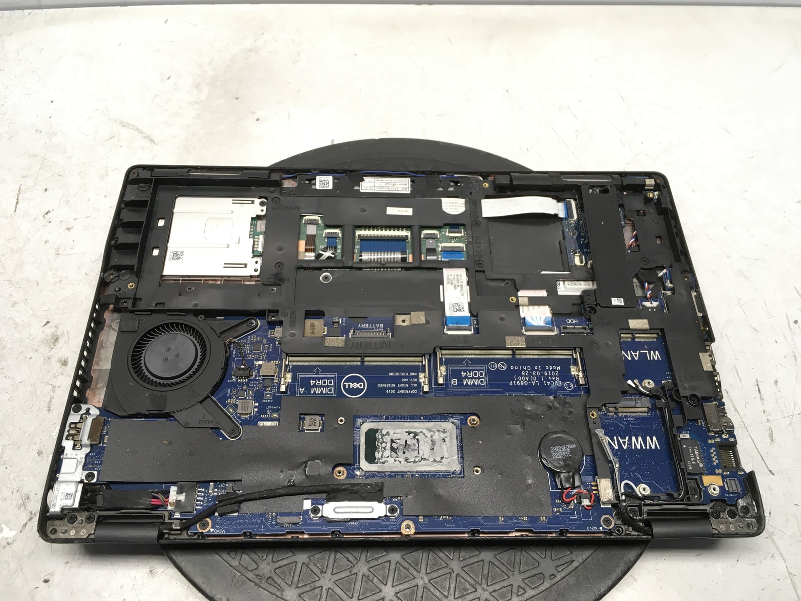Dell Latitude 5400 Intel i5 8th gen No RAM NO HDD No Batt