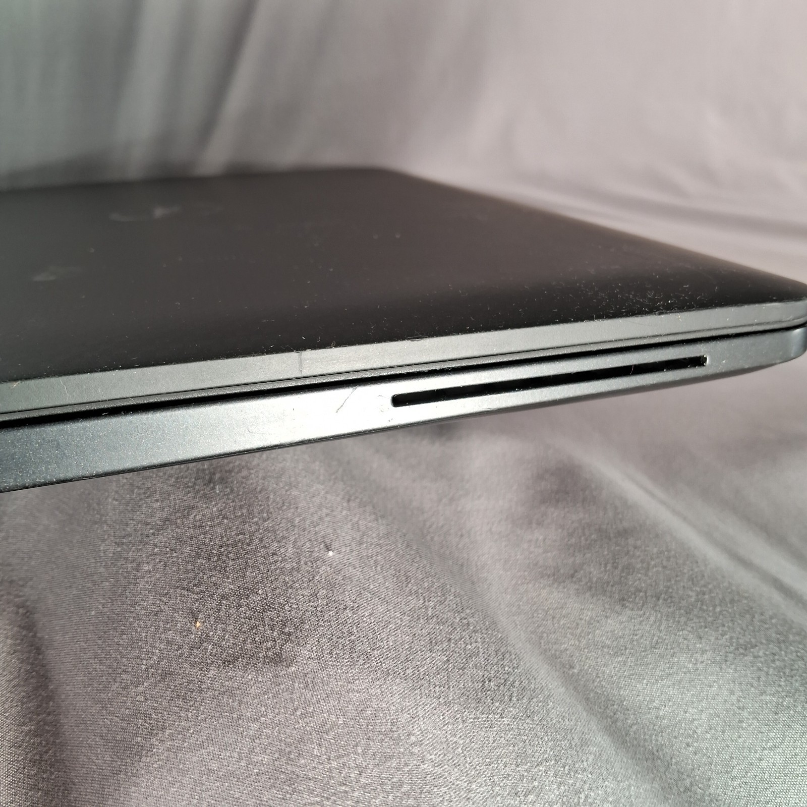 Dell E7470 14 in (512GB SSD, Intel Core i7-6600U, 2.60 GHz, 16 GB) Laptop, Win11