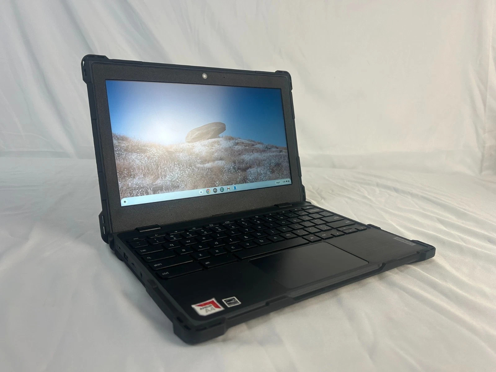 Lenovo 100e Chromebook 2nd Gen AST 32GB SSD, 4GB DDR4, AMD A4-9210C W/Case Cover