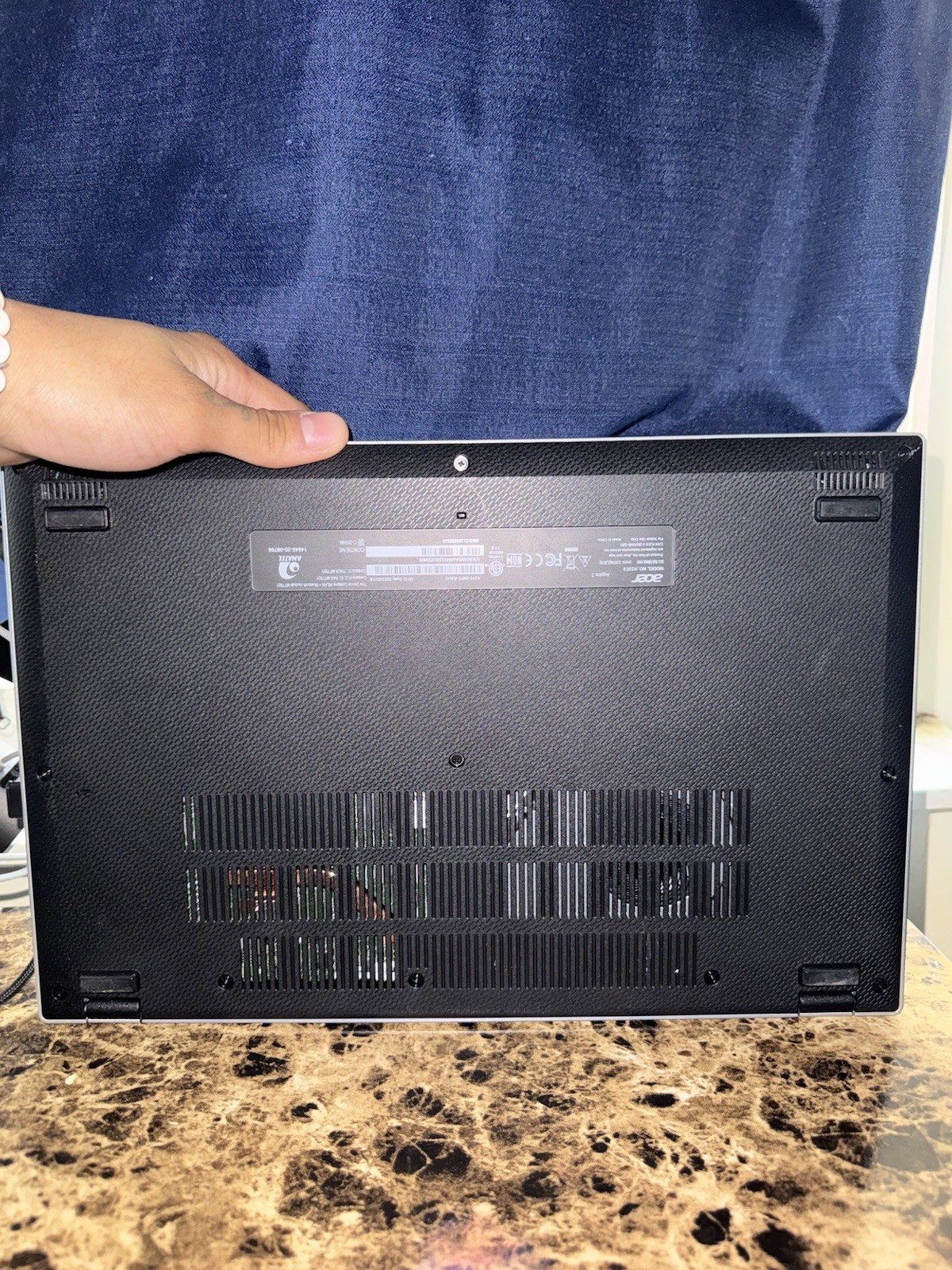 Acer Aspire 3 15.6″ Touchscreen Laptop AMD Ryzen 5 7520U 16GB 512GB