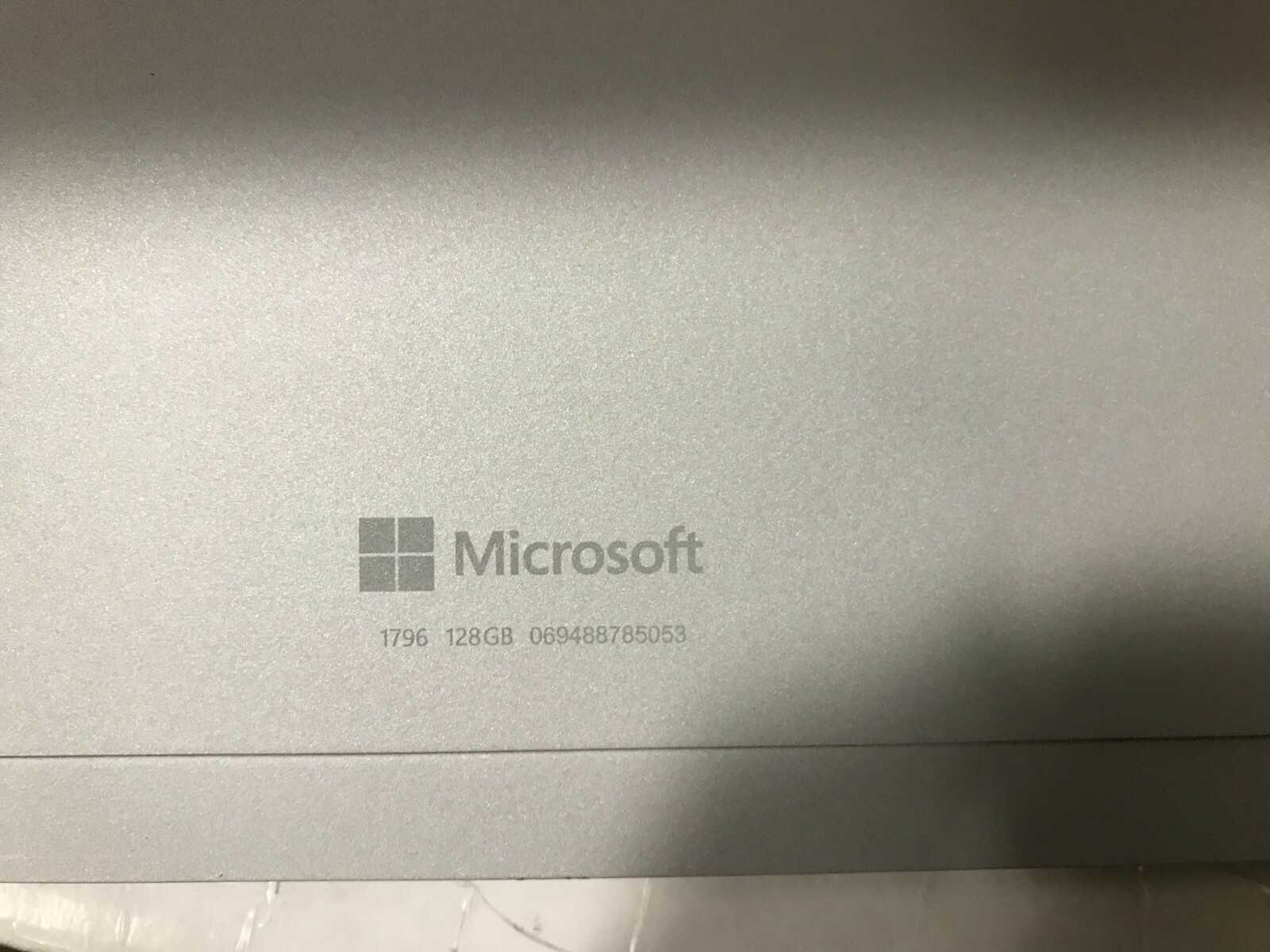 Surface Pro 6 Tablet i5-8250U 8GB 128GB SSD 12.3in Platinum Crack Screen #607