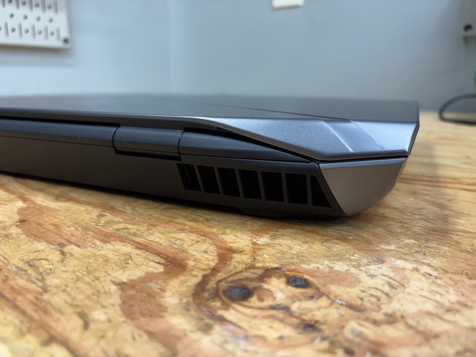 Alienware 17 R1 17.3″ Gaming Laptop i7-4710MQ 8GB 275GB SSD+1TB GTX 860M Win11