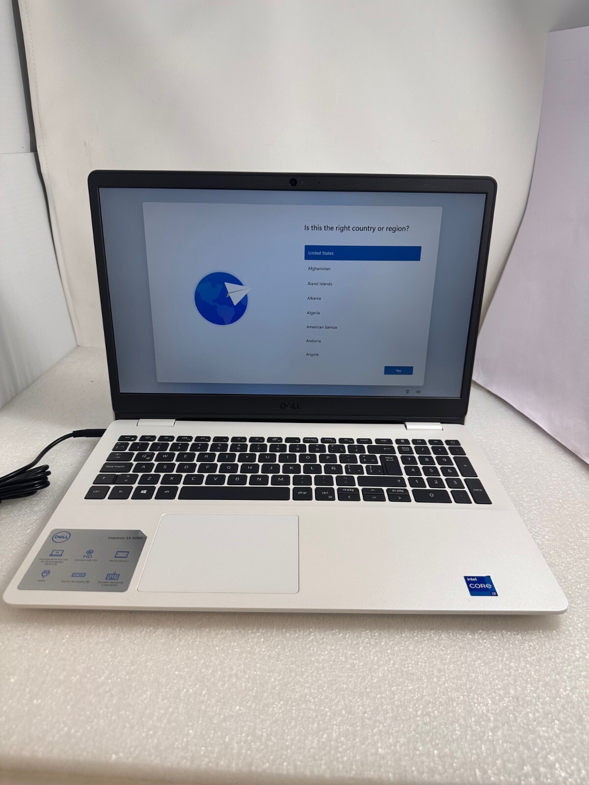 Dell Inspiron 3501 15.6″ FHD Intel Core i7-1165G7 8gb ram 256gb PCIe Win 11