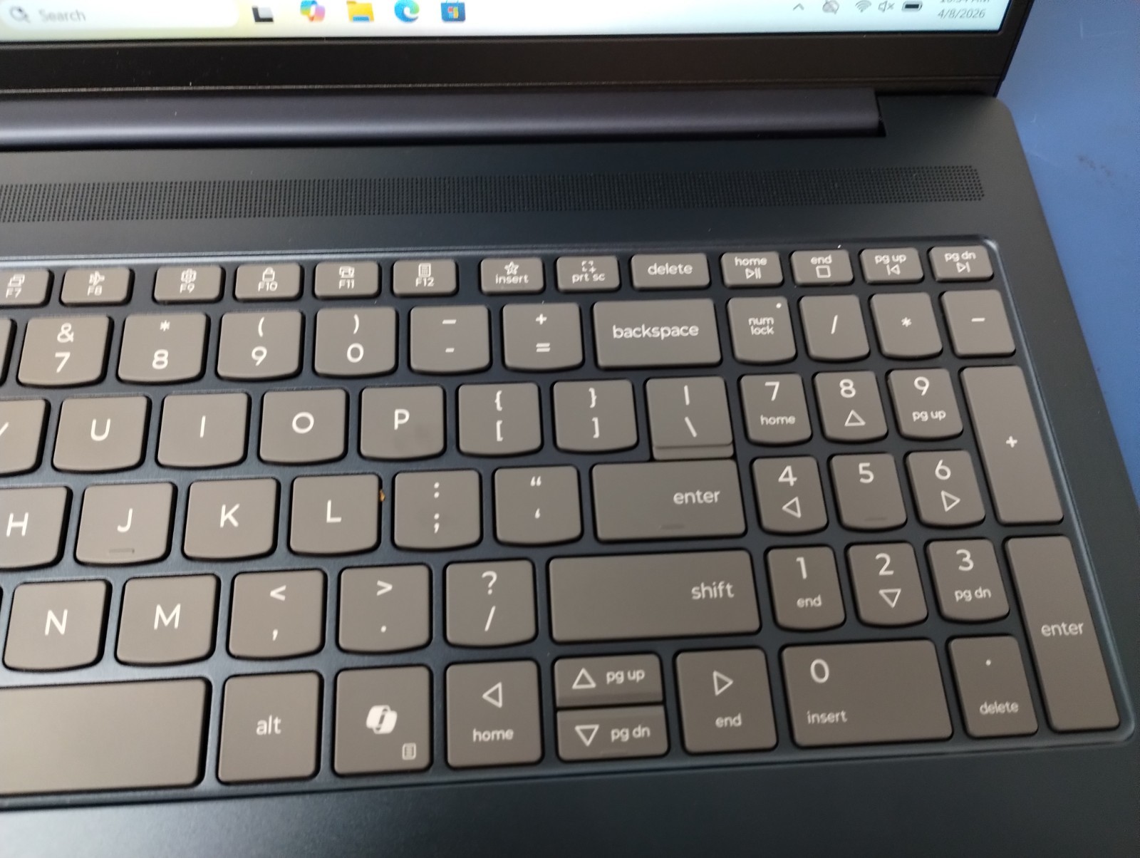 Lenovo IdeaPad Slim 5 16AKP10, AMD Ryzen AI 7 350, 2.00 GHz 16 GB RAM, 1 TB NVMe