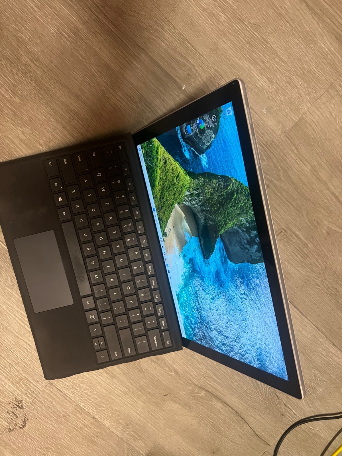 Microsoft Surface Pro 7+ 12.3″ (256GB SSD, Intel Core i5 11th Gen., 2.40 GHz