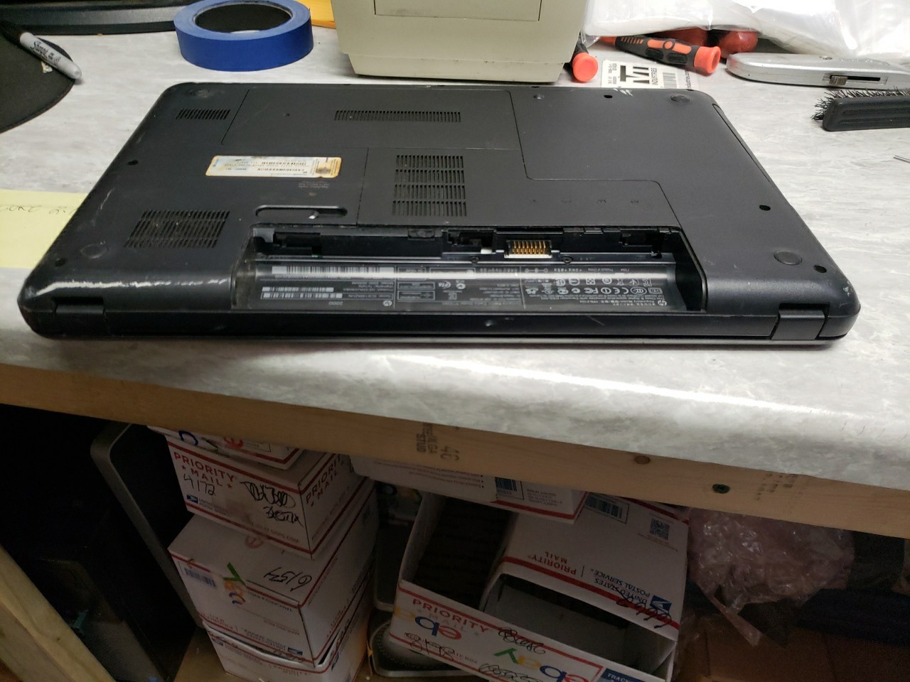HP 2000 NOTEBOOK BOOTS TO BIOS AMD E-2 4GB RAM 15.6 SCREEN READ AD FREE SHIP